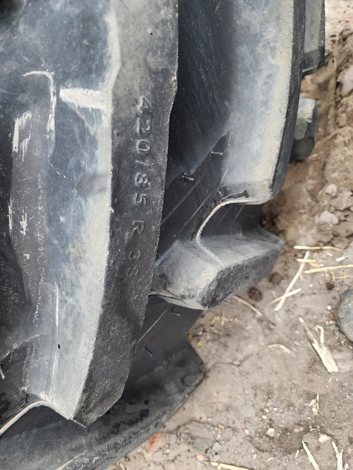 Used 85% 420/85R38 Michelin AgriBib R-1W (147A8/147B) TL (Lug Stubble)