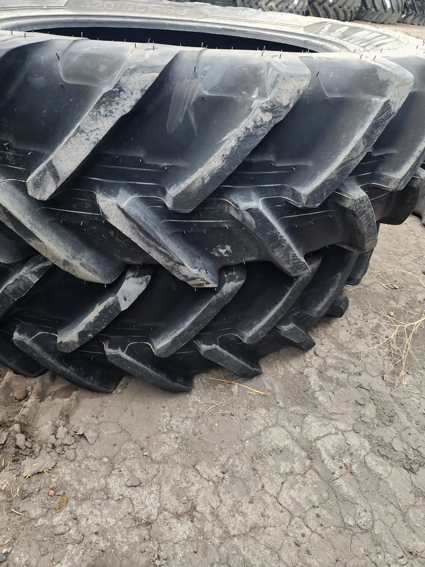 Used 85% 420/85R38 Michelin AgriBib R-1W (147A8/147B) TL (Lug Stubble) image 10