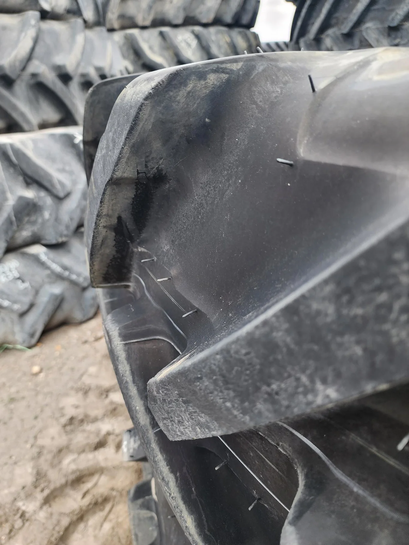 Used 85% 420/85R38 Michelin AgriBib R-1W (147A8/147B) TL (Lug Stubble) image 5
