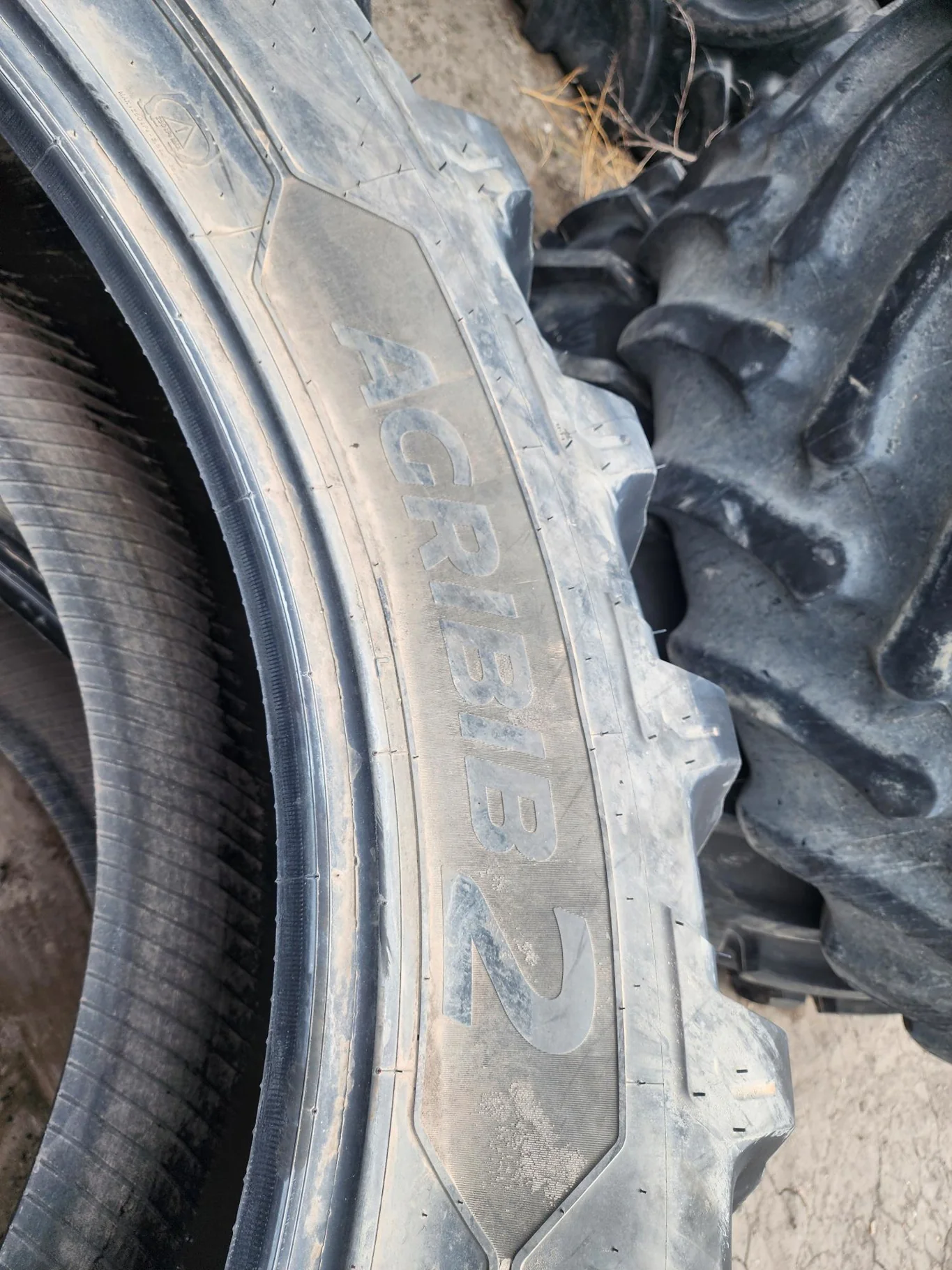 Used 85% 420/85R38 Michelin AgriBib R-1W (147A8/147B) TL (Lug Stubble) image 8