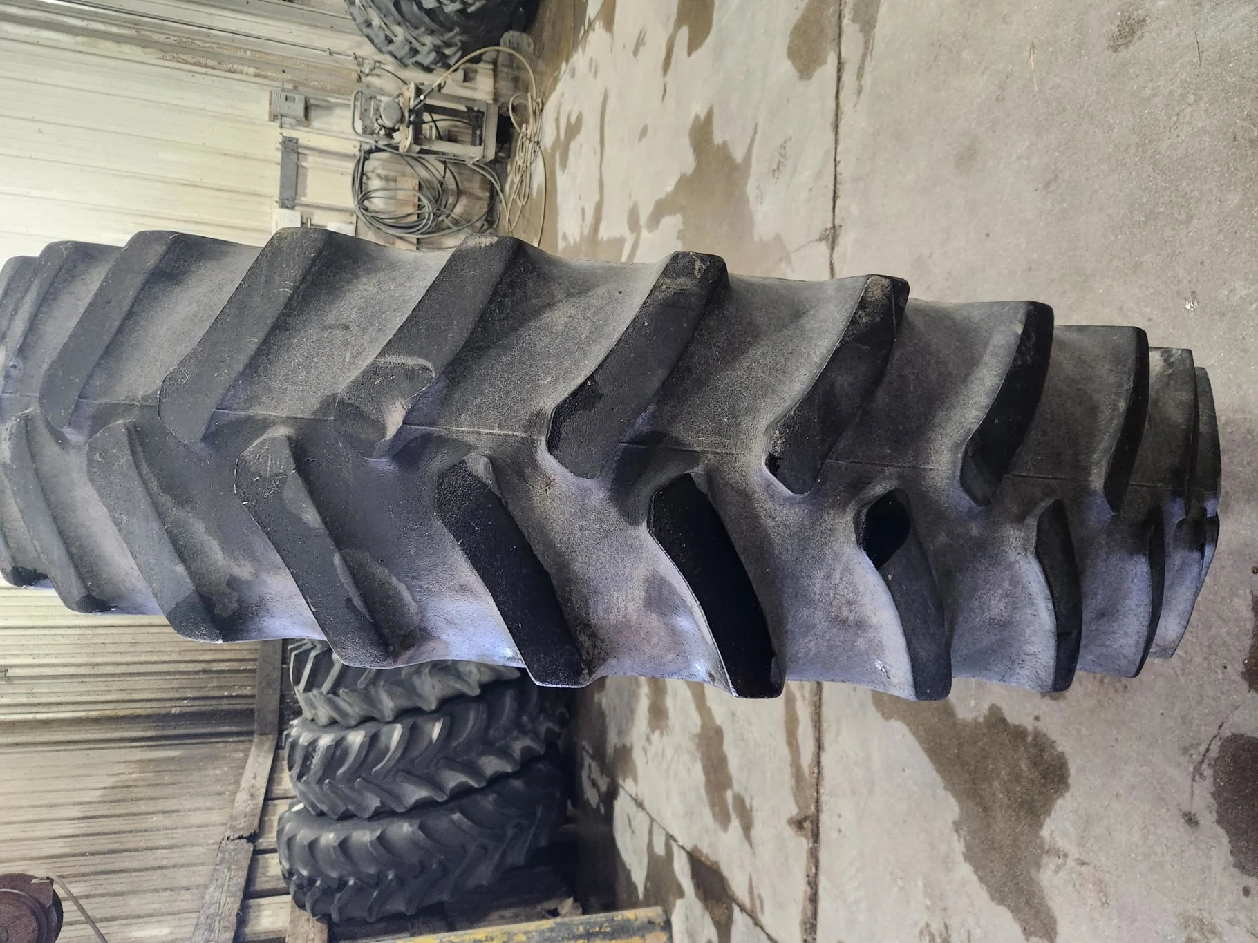 Used 14.9R46 145B Firestone Radial All Traction 23 R-1 TL 40% image 4