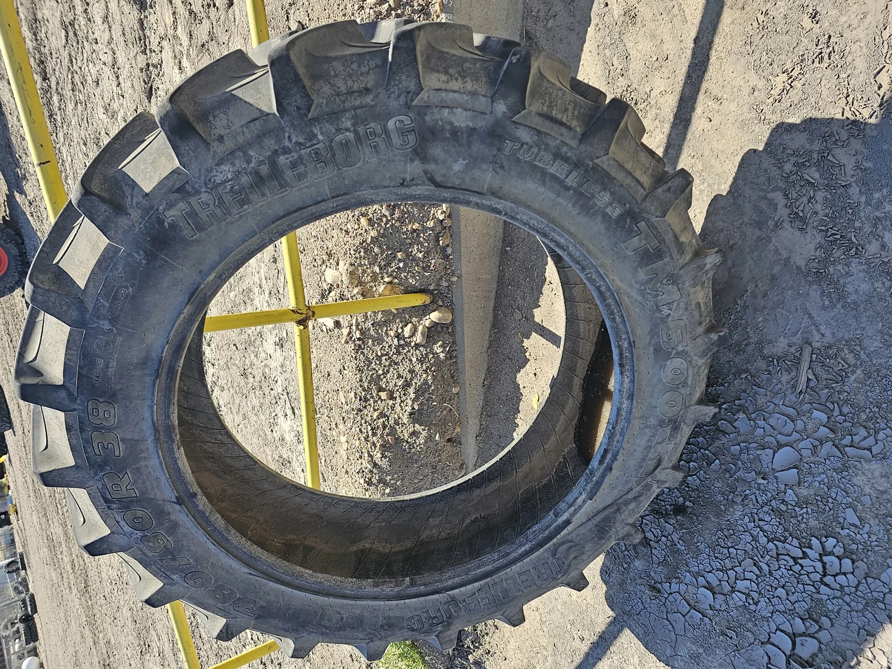 Used 85% 380/85R38 Trelleborg TM600 R-1W 144A8 TL - Good Condition