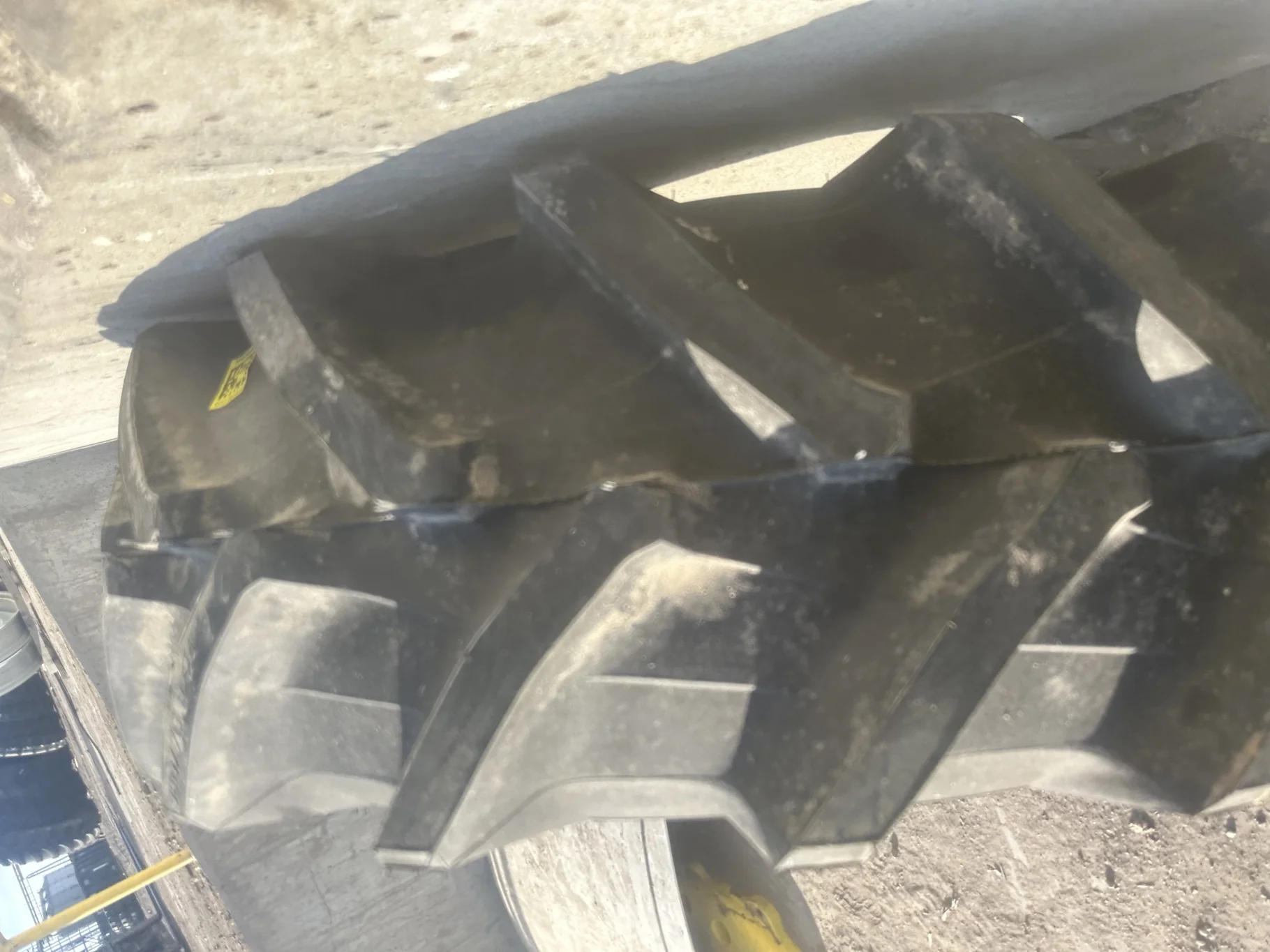 TAKE OFF 380/70R24 Trelleborg TM700 R-1W (125A8) TL (Road Wear) image 3