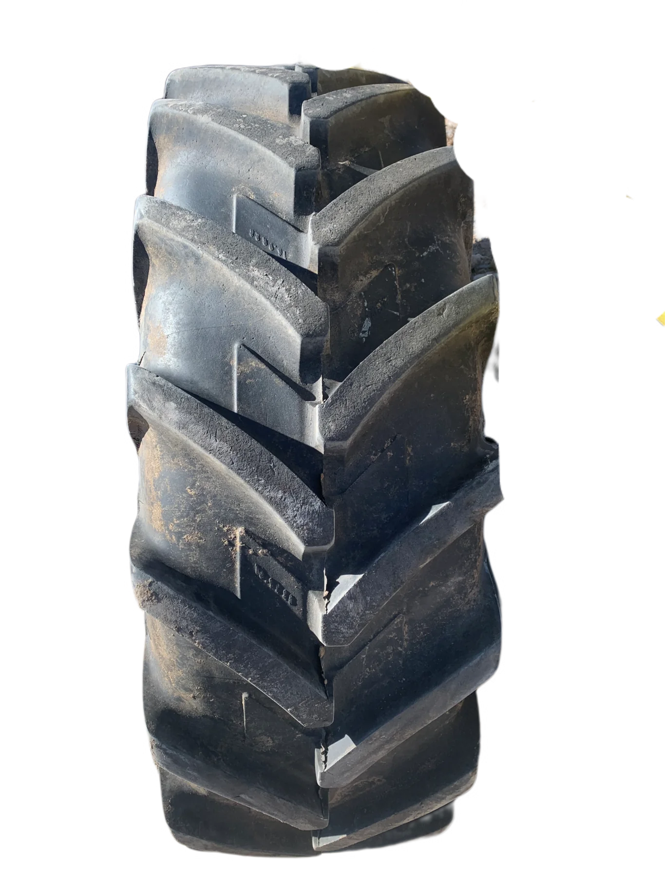 Used 70% 16.9R28 Michelin AgriBib R-1W 141A8/138B TL - Good Condition  _x000D_
(Slight Stubble, Lug image 3
