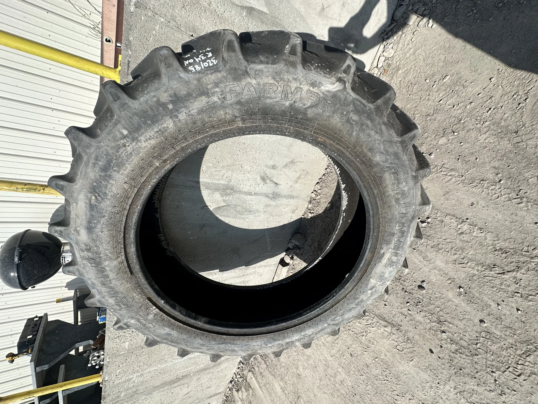 Used 70% 320/85R34 Alliance Farm Pro 2 Radial R-1w (133B) TL  _x000D_
(Uneven Tread Wear, Lug Stubbl