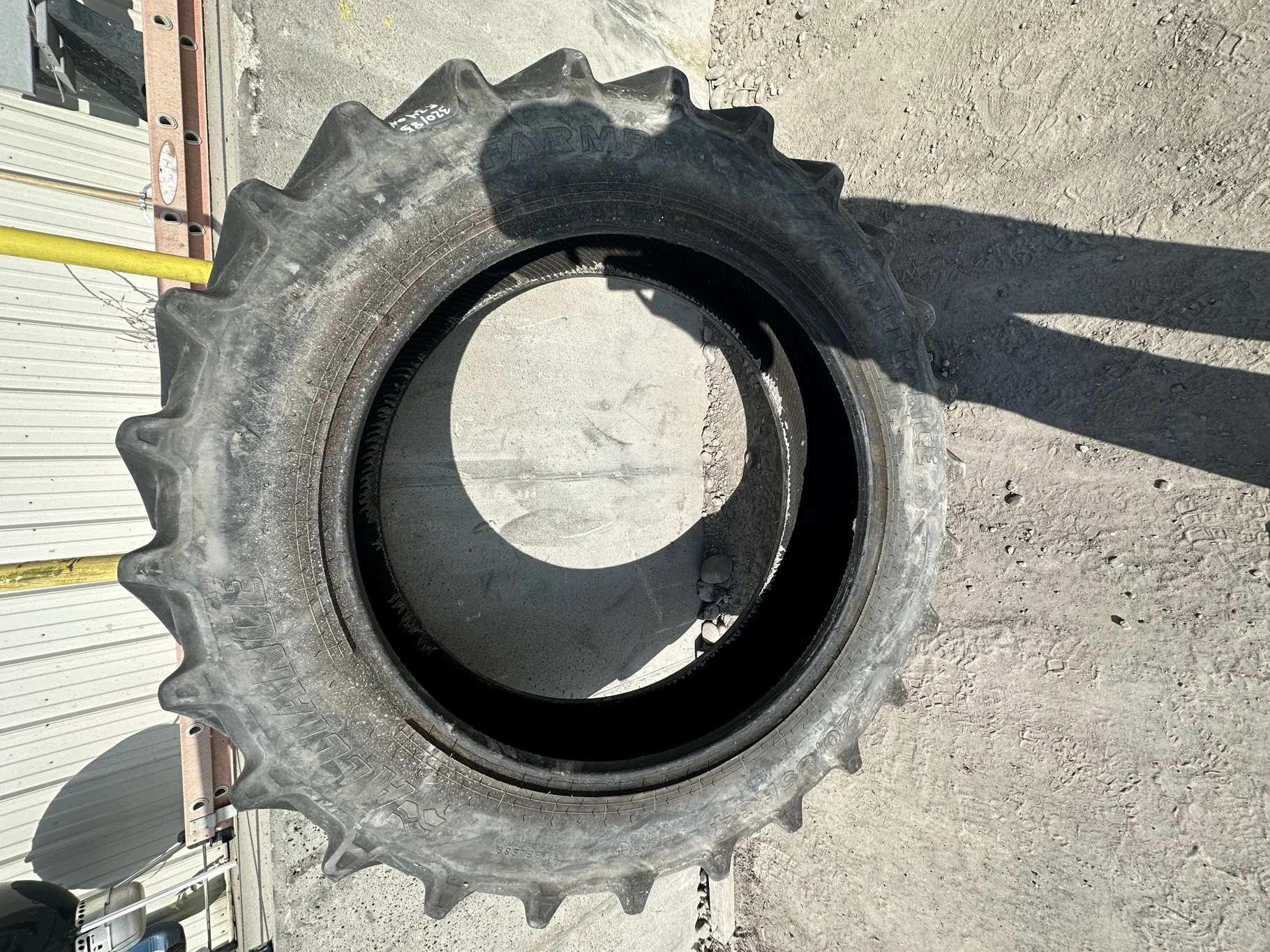 Used 70% 320/85R34 Alliance Farm Pro 2 Radial R-1w (133B) TL  _x000D_
(Uneven Tread Wear, Lug Stubbl image 2