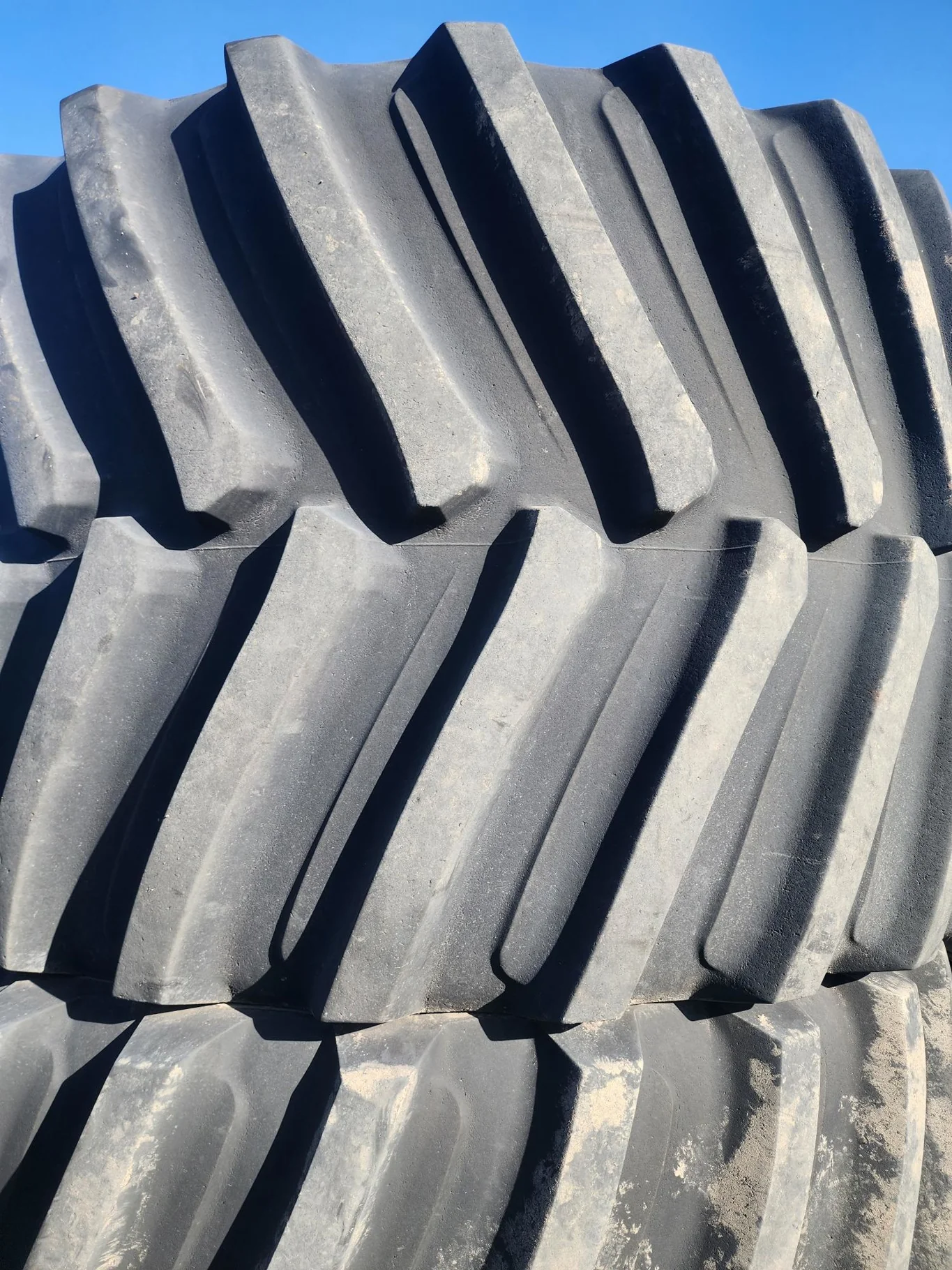 Used IF1250/50R32 201B Firestone Radial Deep Tread 23 CFO R-1W TL 85-90% image 3