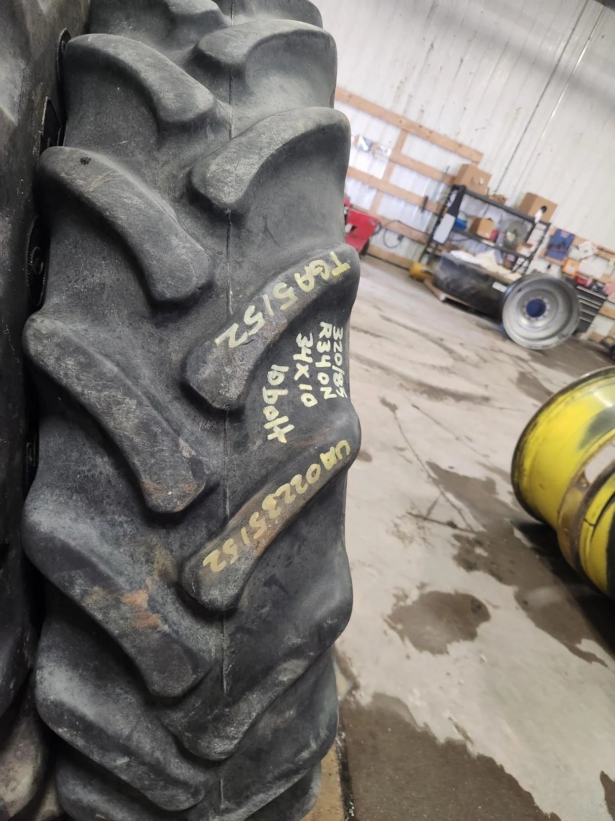 Used 320/85R34 133B Firestone Radial 9000 R-1W TL 50%