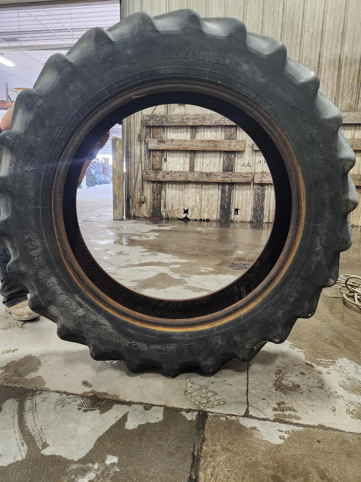 Used 320/85R34 133B Firestone Radial 9000 R-1W TL 50% image 3