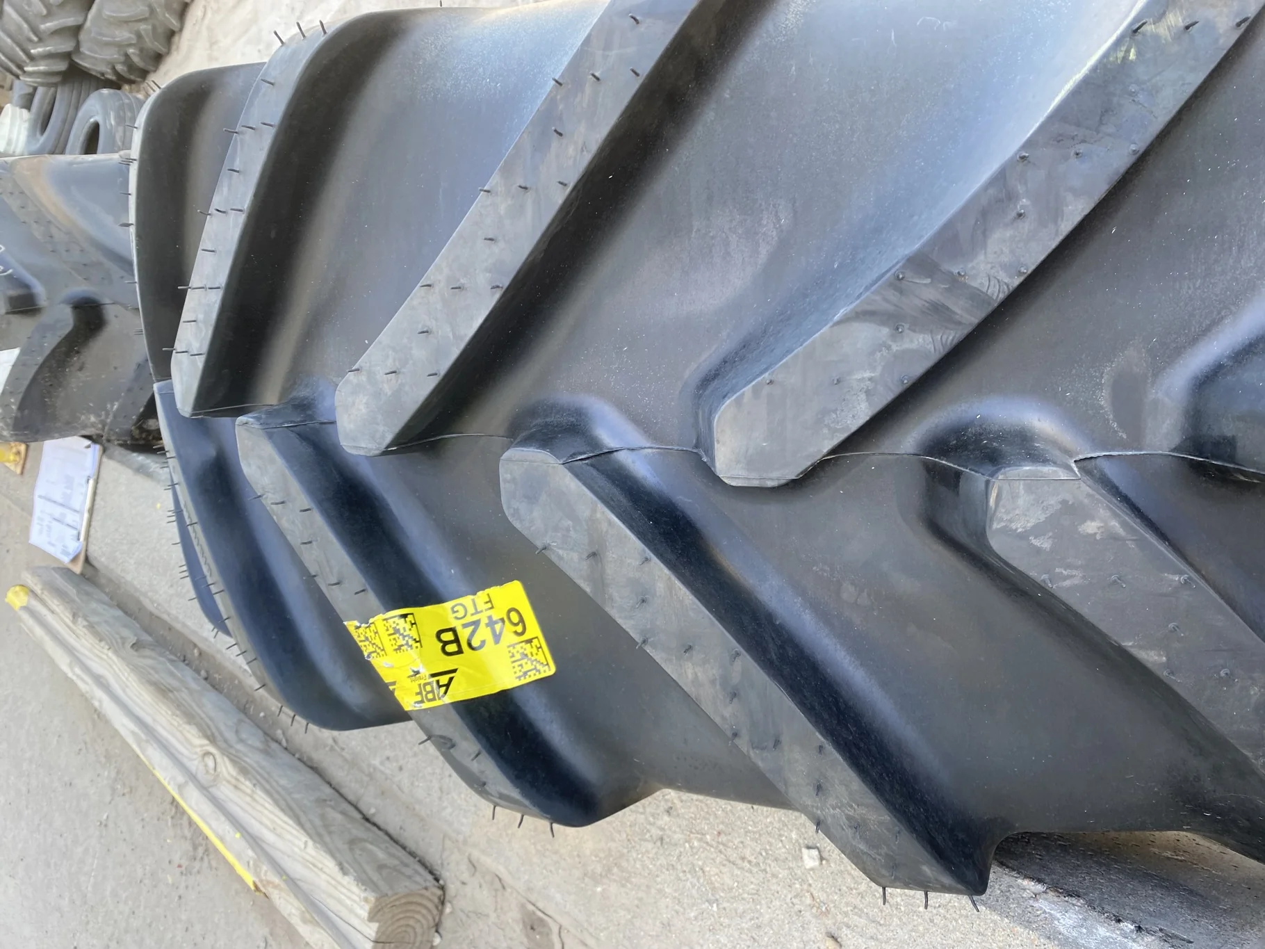 TAKE OFF 480/70R34 Michelin OmniBib R-1W (143D) TL  
(Light Tread Wear On (2) Tires) image 3