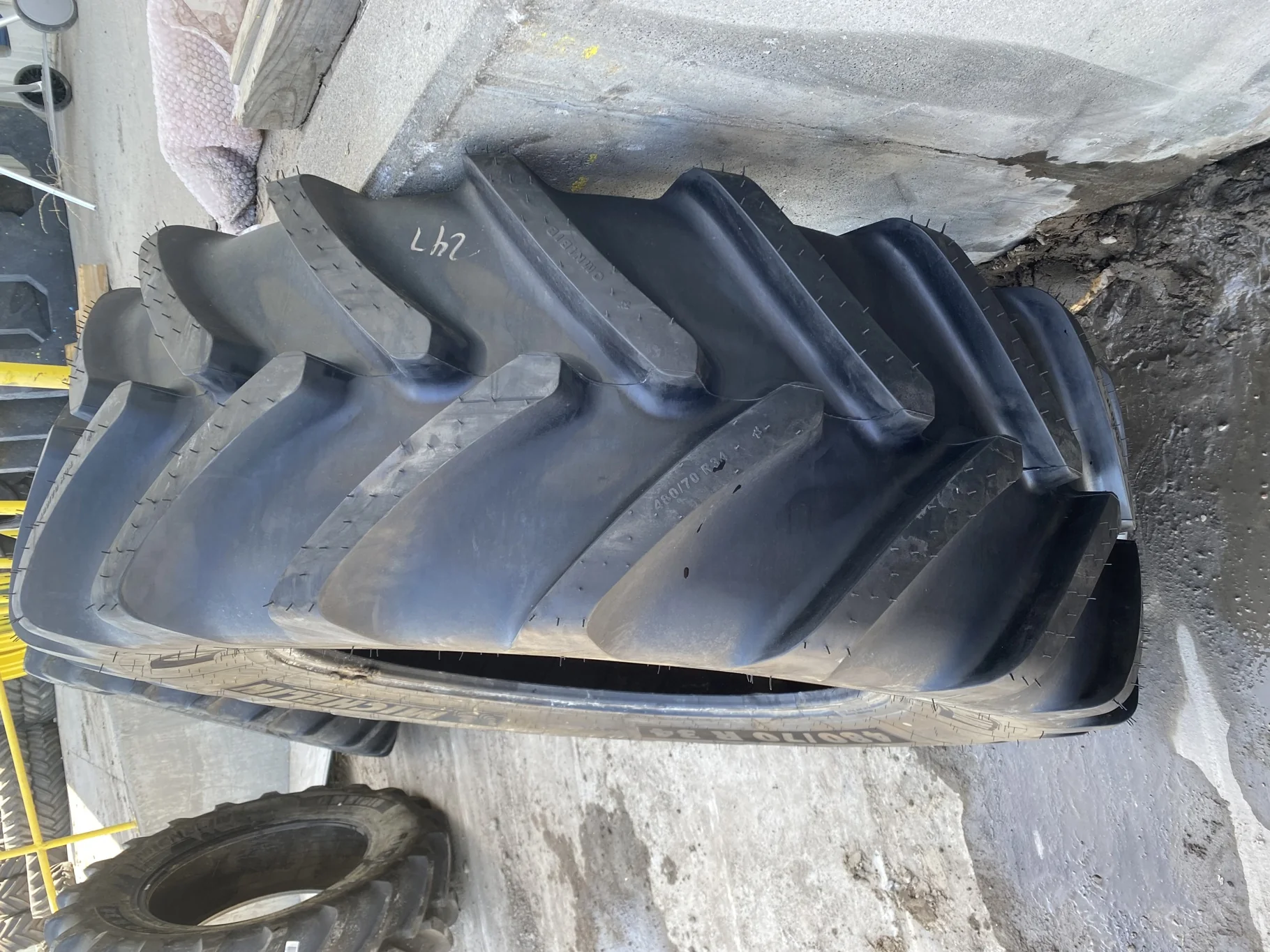 TAKE OFF 480/70R34 Michelin OmniBib R-1W (143D) TL  
(Light Tread Wear On (2) Tires) image 4