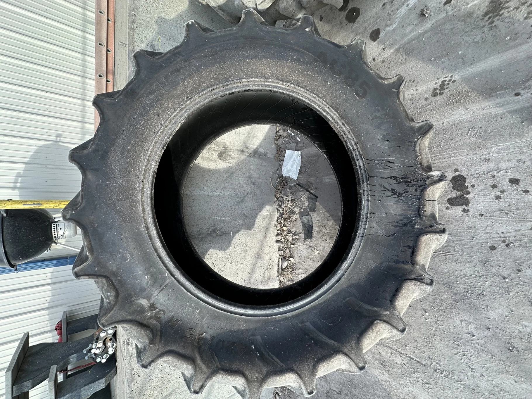 Used 70% 420/85R34 (16.9R34) Mitas AC85 142A8/142B TL (Heavy Stubble) image 2