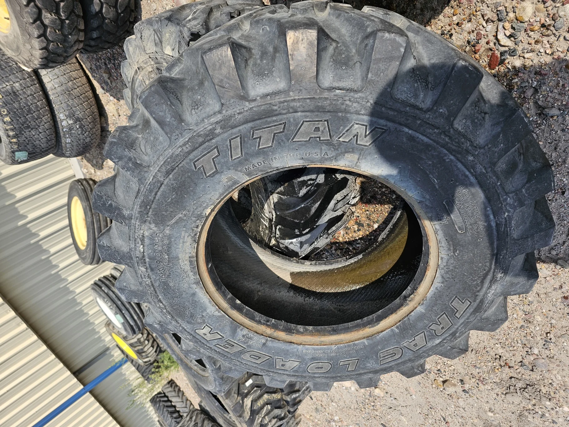 Used 80% 15x19.5 Titan Trac Loader R-4 6 Ply (Lug Stubble)