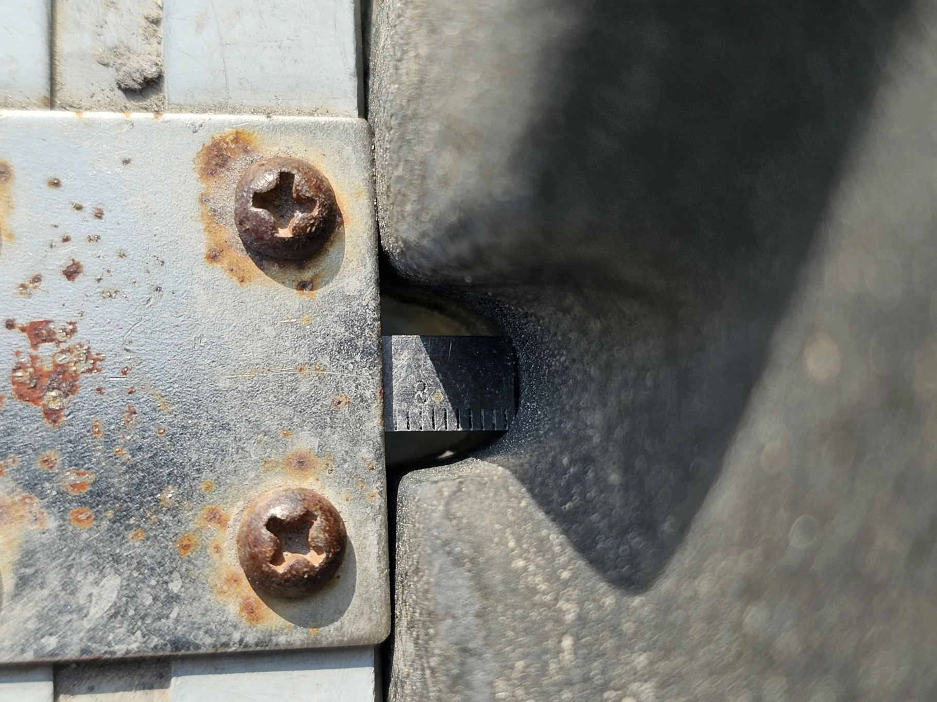 Used 50% 25x8.50-14 Titan Trac Loader R-4 6 Ply - Fair Condition (Lug Cuts, Road Wear, Bead image 6