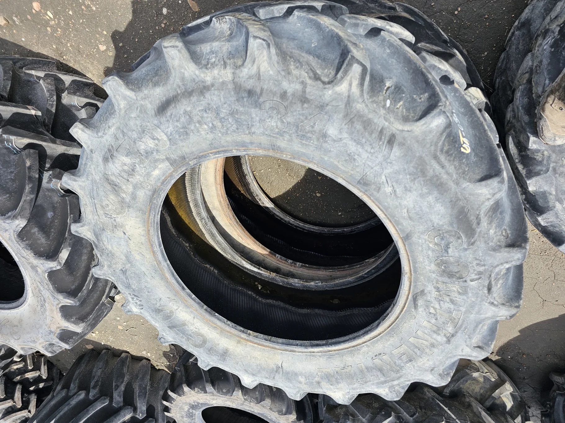 Used 30% 480/70R34 Continental HC 70 R-1W 143D TL image 3