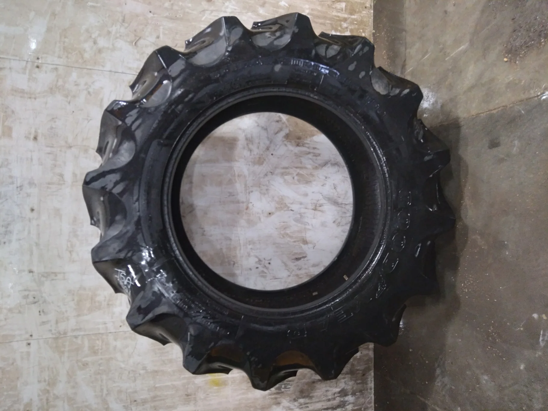 Used 65% 480/70R34 Goodyear Special Sure Grip TD8 (155A8/155B) TL R-2 (uneven road wear - fair)