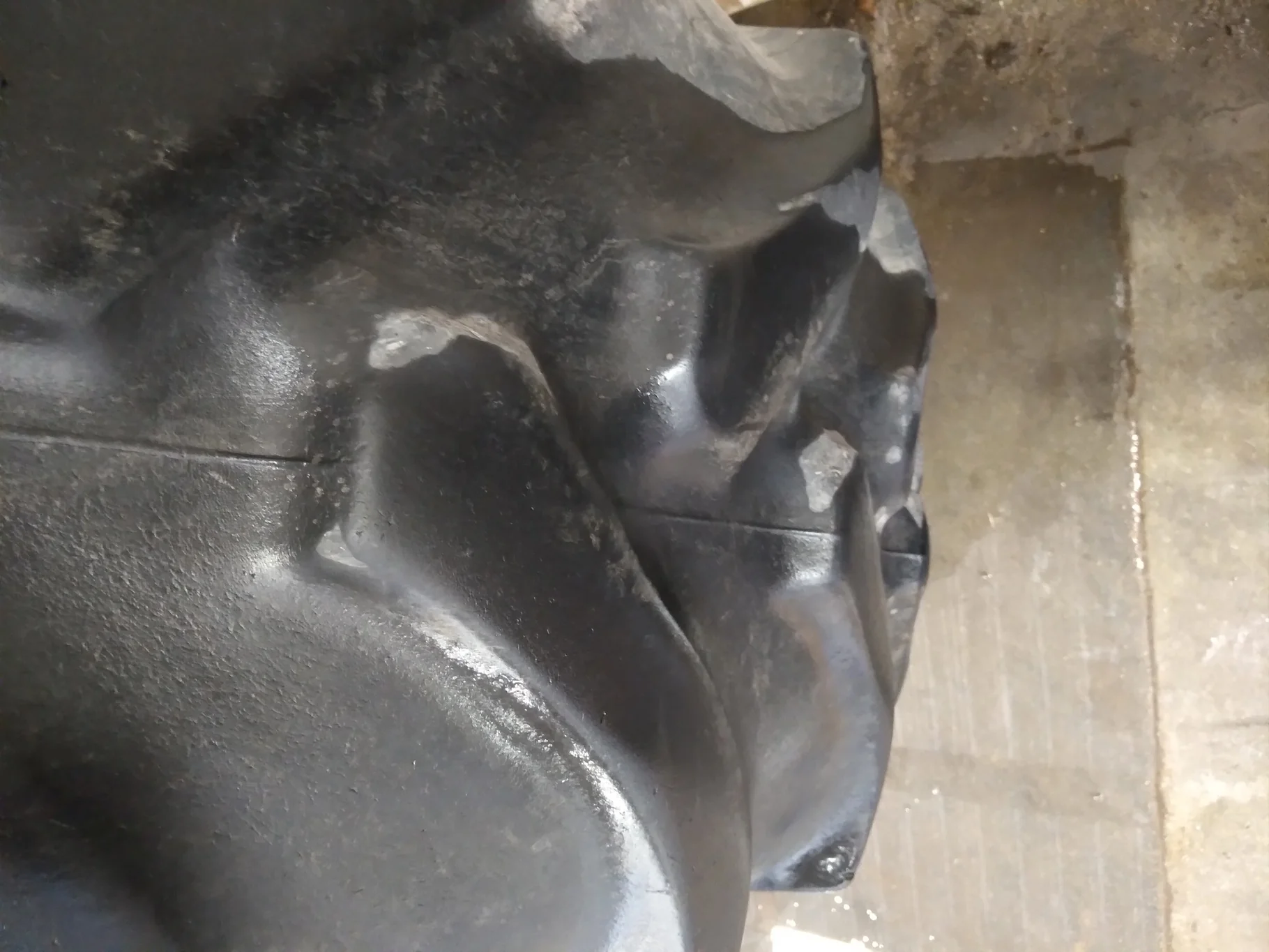 Used 45% 620/70R42 Firestone Radial All Traction DT (160B) TL (uneven road wear, small chunks missin image 2