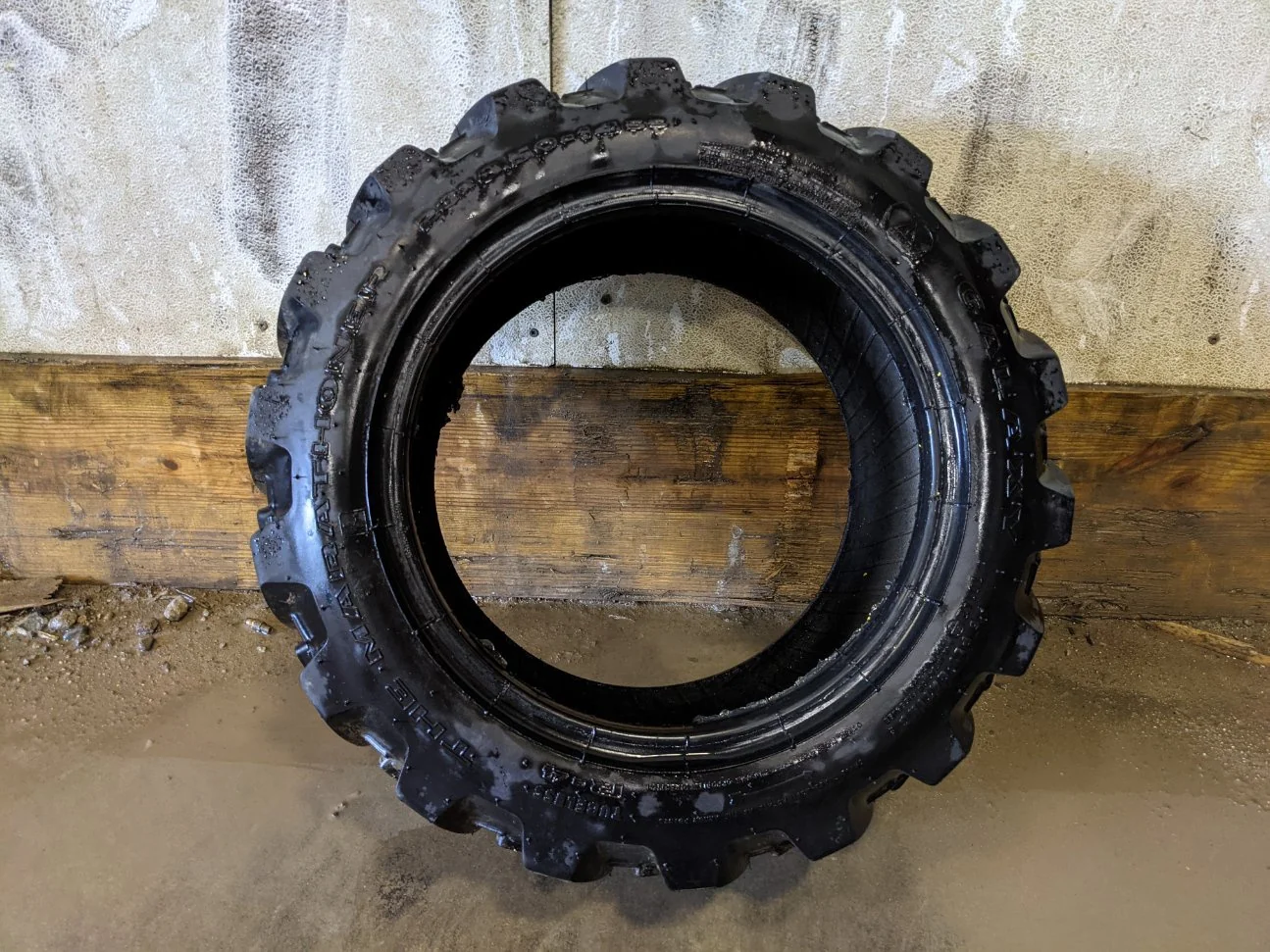Used 95% 23x8.50-14 Galaxy Marathoner R-4 (6 Ply) TL