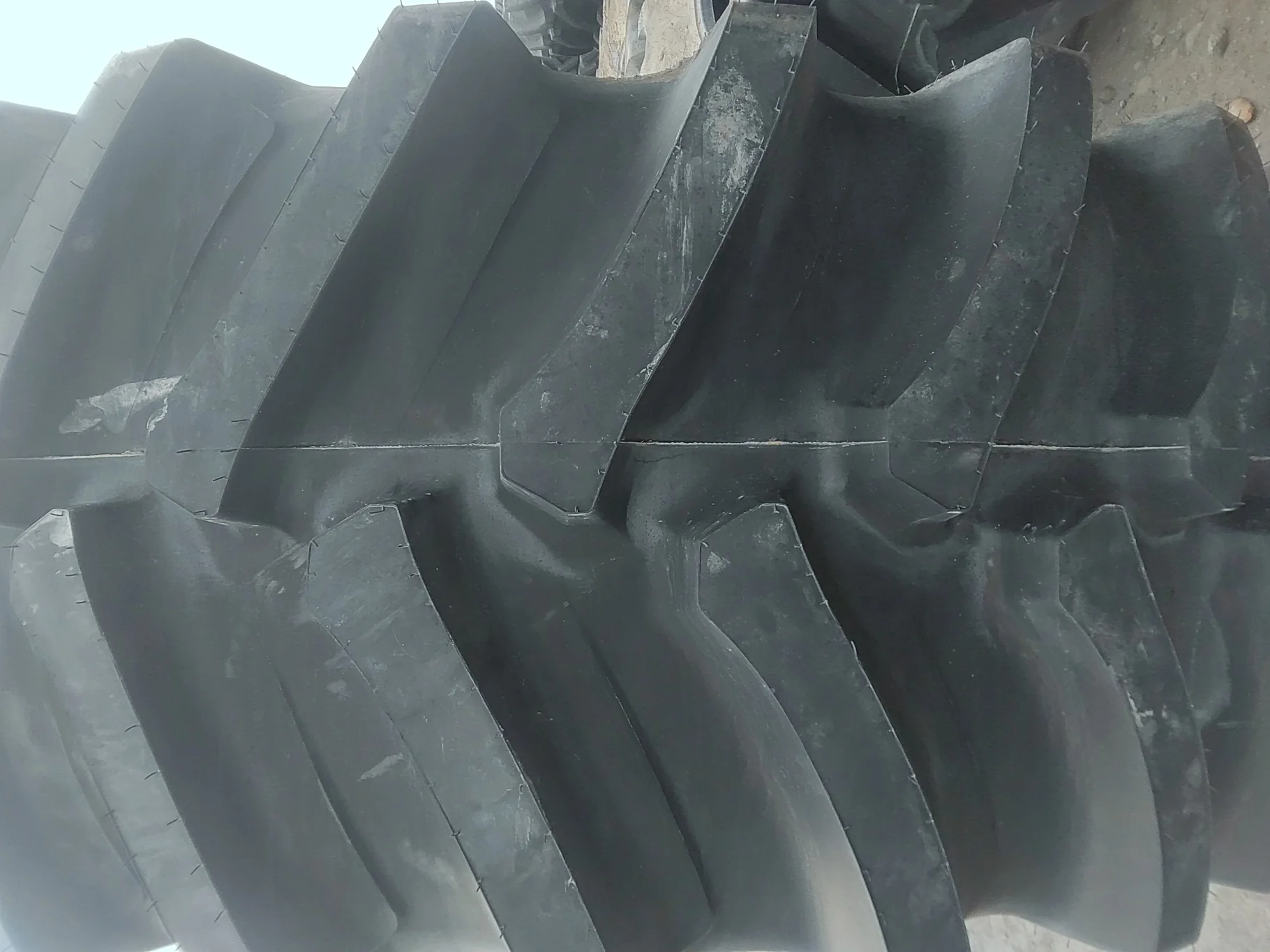 Used 100% IF850/75R42 CFO Firestone Radial Deep Tread 23 R-1W 186B TL - cuts on sidewall image 5