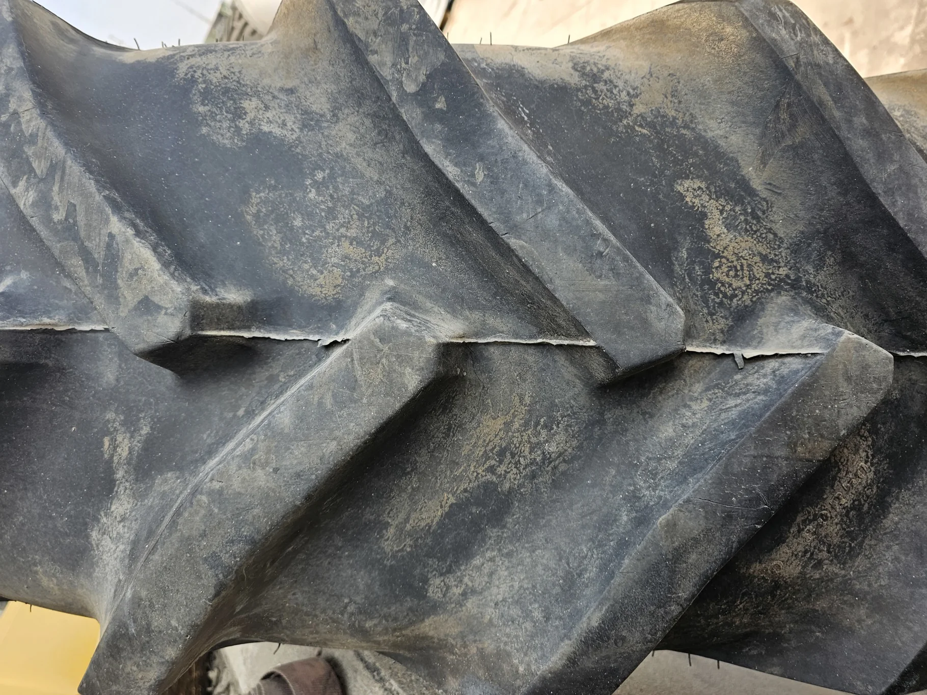Used 90% 480/80R50 Goodyear Super Traction Radial DT800 R-1W (159D) (Lug Cuts) - Good Condition image 3