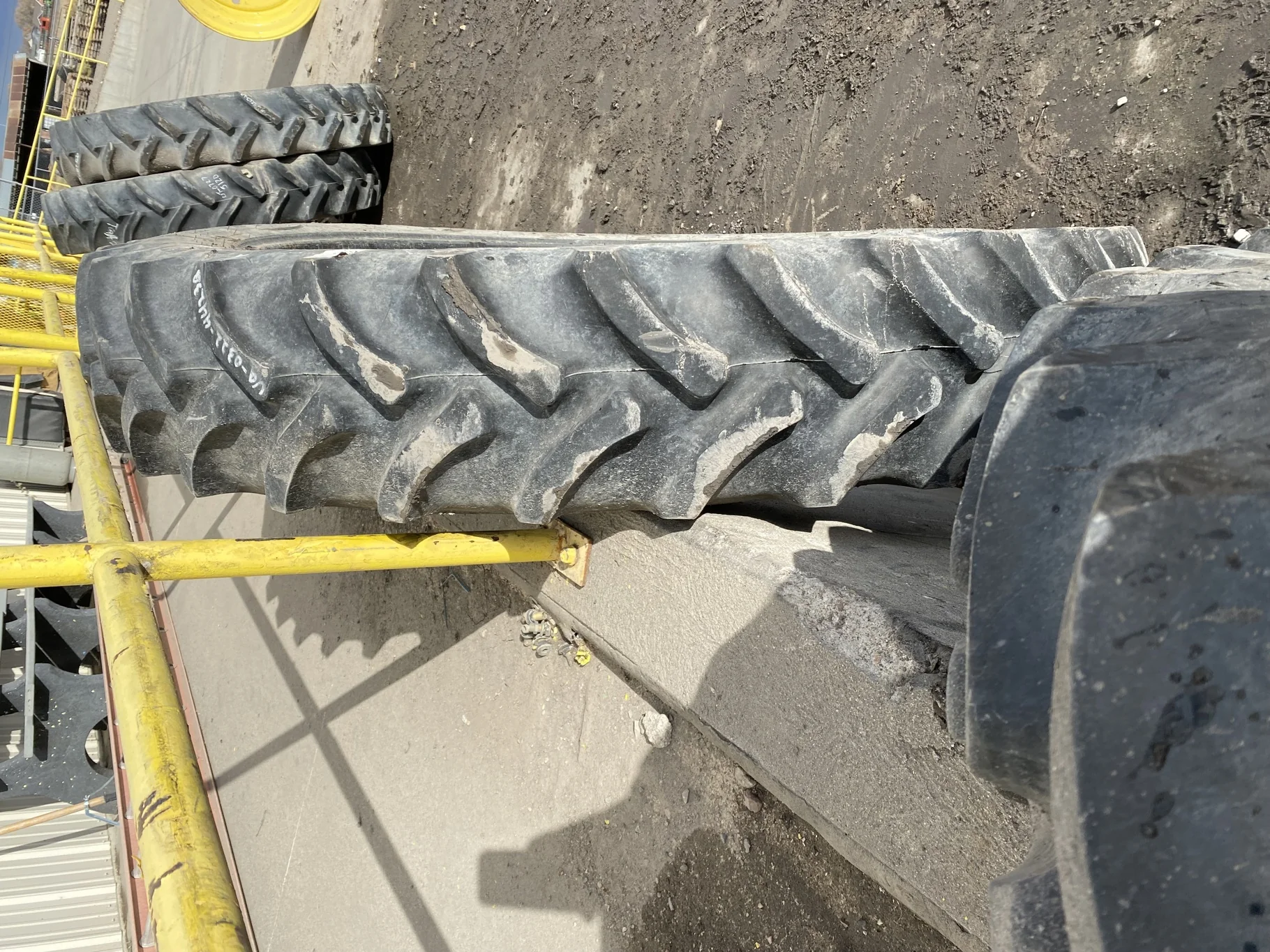 Used 70% 320/90R50 Firestone Radial 9000 R-1W 148B TL - Fair Condition image 3