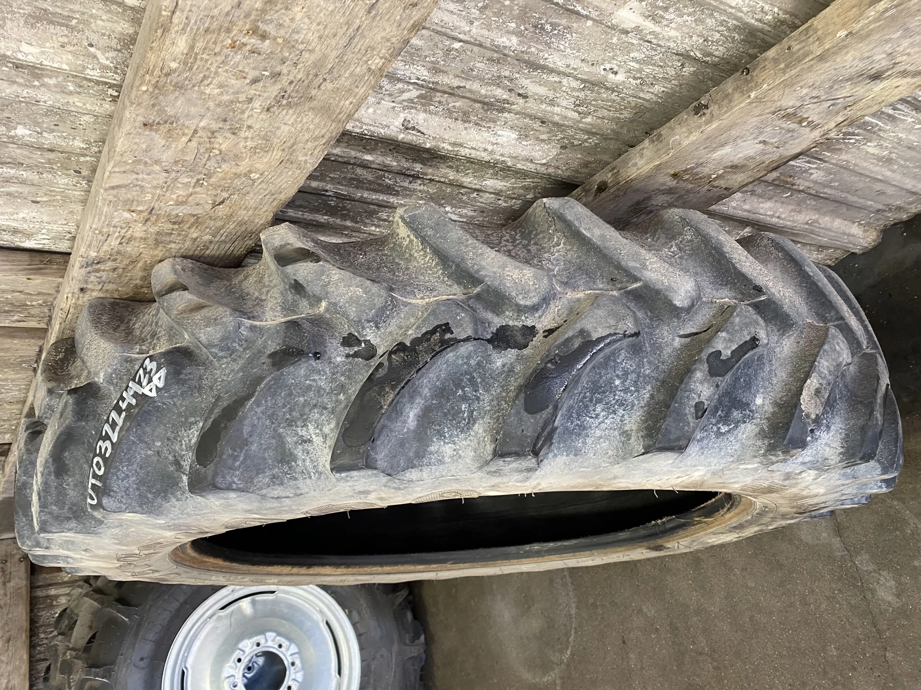 Used 65% 320/85R38 Firestone Radial 9000 R-1W 143A8 TL image 3