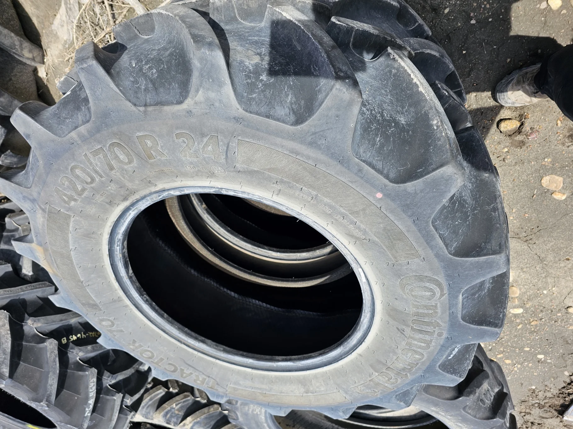 Used 77% 420/70R24 Continental Tractor 70 T 130D TL (Cuts) image 2