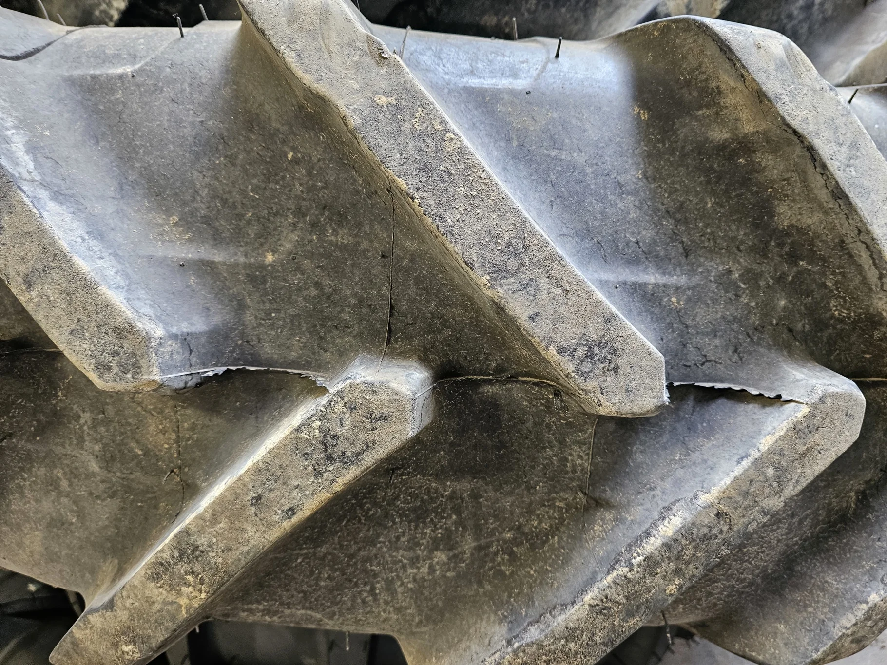 Used 95% 380/80R38 Michelin AgriBib 2 R-1W 142A8/139D TL - Excellent Condition image 3