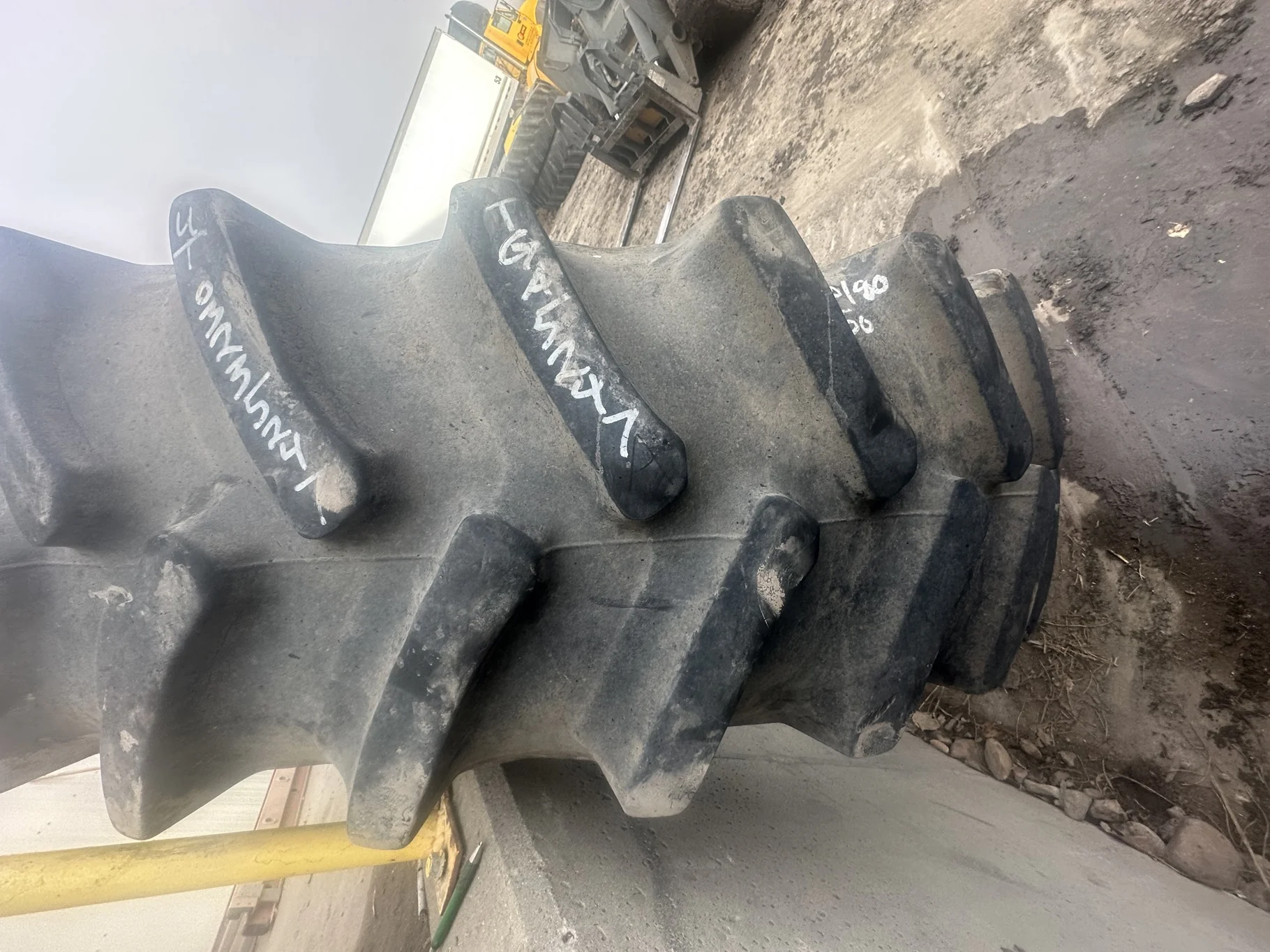 Used 65% 480/80R50 Firestone Radial Deep Tread 23 R-1W (159B) TL image 3