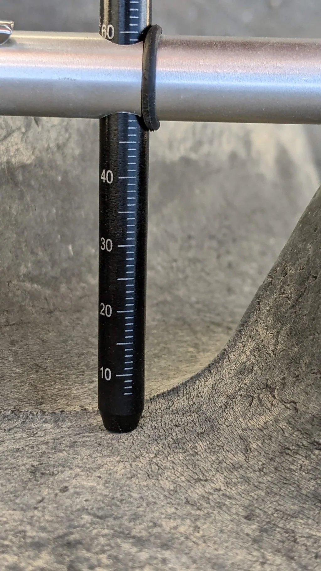 Used 85% 580/70R38 Goodyear Optitrac R-1W (155A8/152B) TL (Weathering cracks. Chunks missing from lu image 5