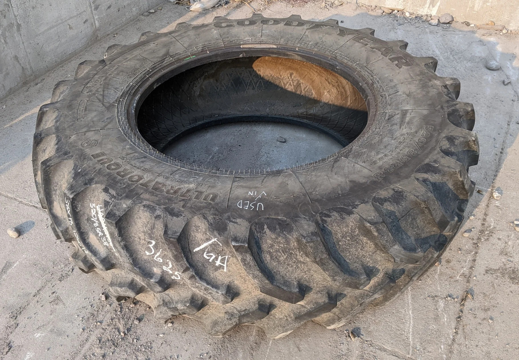 Used 95% 520/85R38 Goodyear Ultra Torque Radial DT712 R-1 (155A8/B) TL (Tear in side wall, road wear