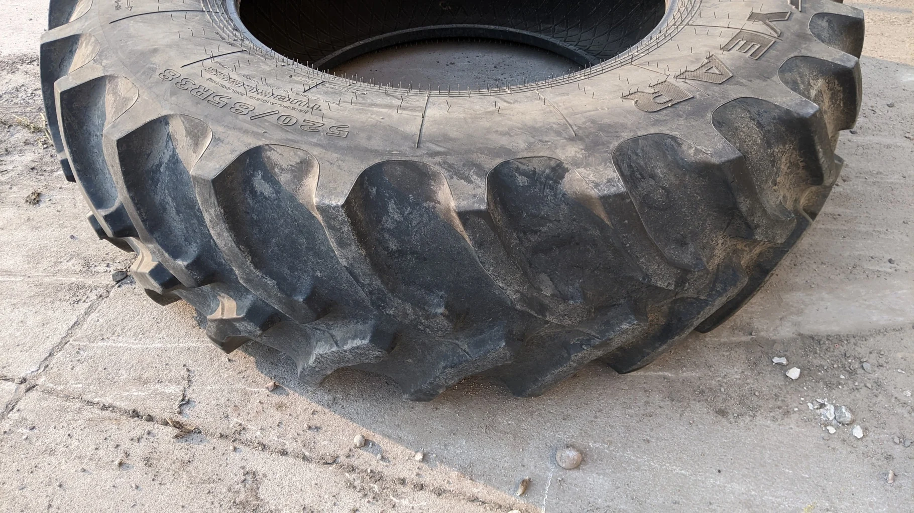 Used 95% 520/85R38 Goodyear Ultra Torque Radial DT712 R-1 (155A8/B) TL (Tear in side wall, road wear image 2