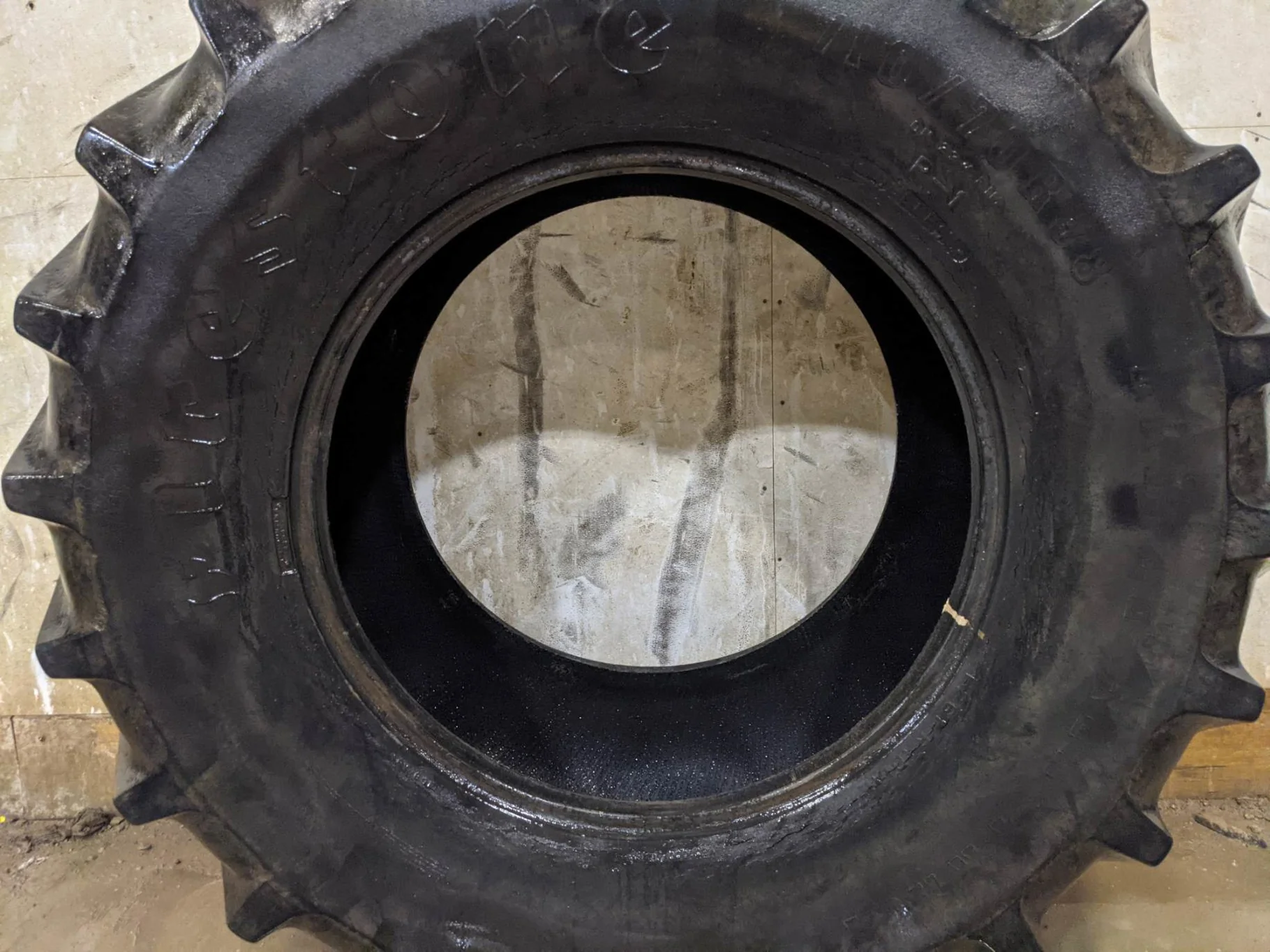 Used 30% 710/70R38 Firestone Super Traction Radial DT R-1 (weathered) image 2