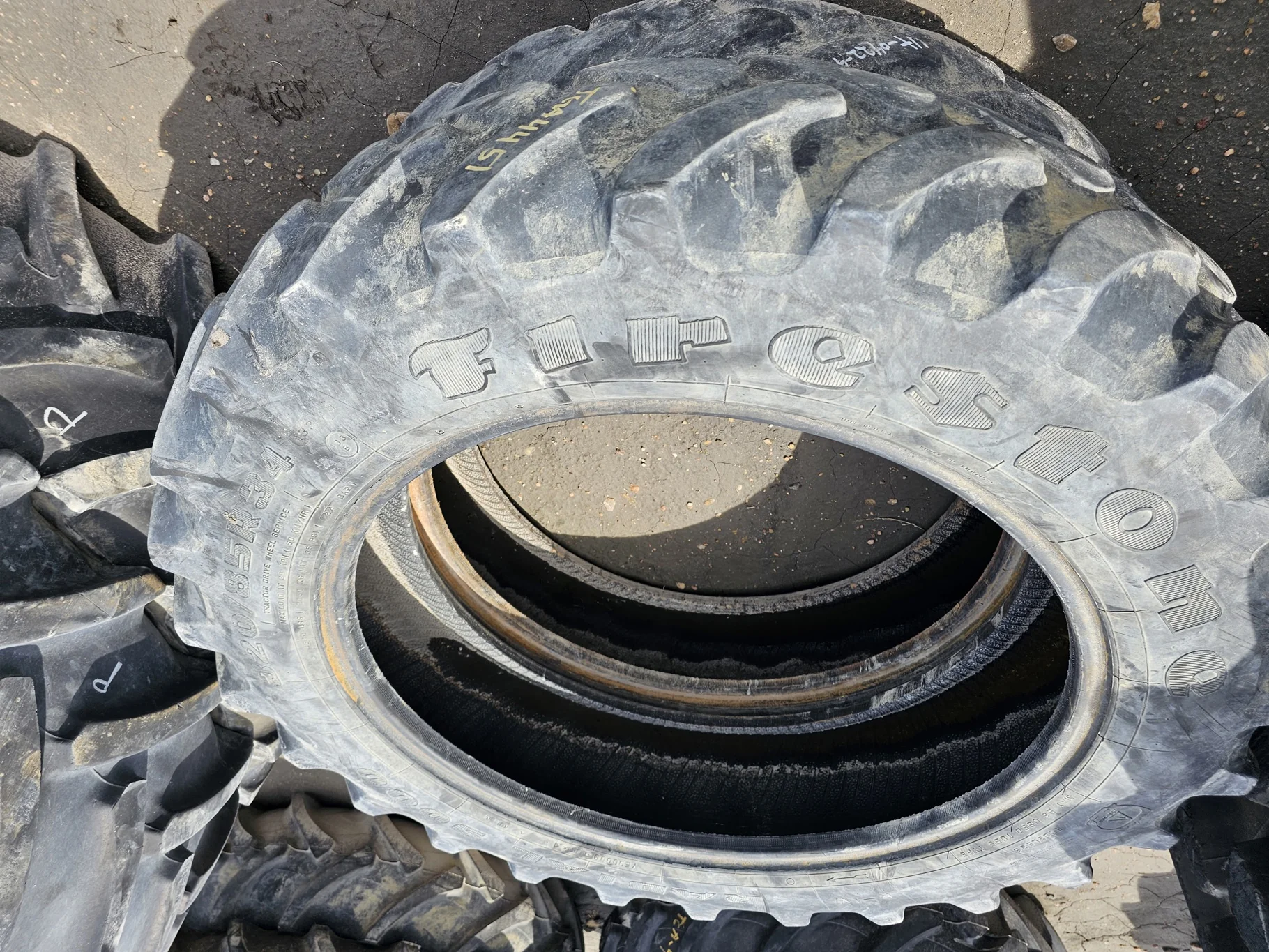 Used 30% 320/85R34 Firestone Radial 9000 R-1W (133B) image 2
