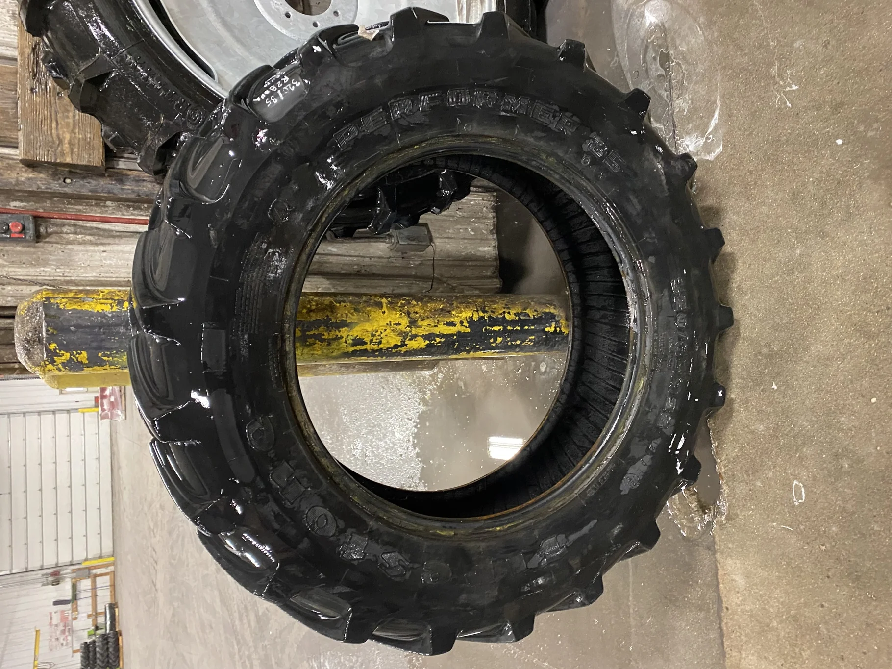 Used 65% 320/85R28 Firestone Performer 85 R-1W (124D) TL _x000D_
(Lug Cuts, Stubble, Weathering, Cut