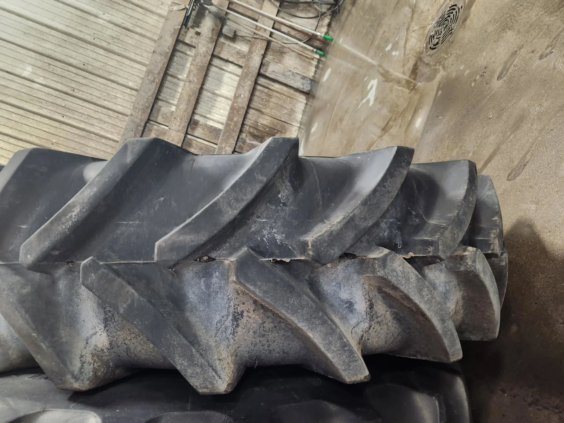 Used 420/85R34 142A8 Mitas Radial Drive RD1 TL 60% image 3