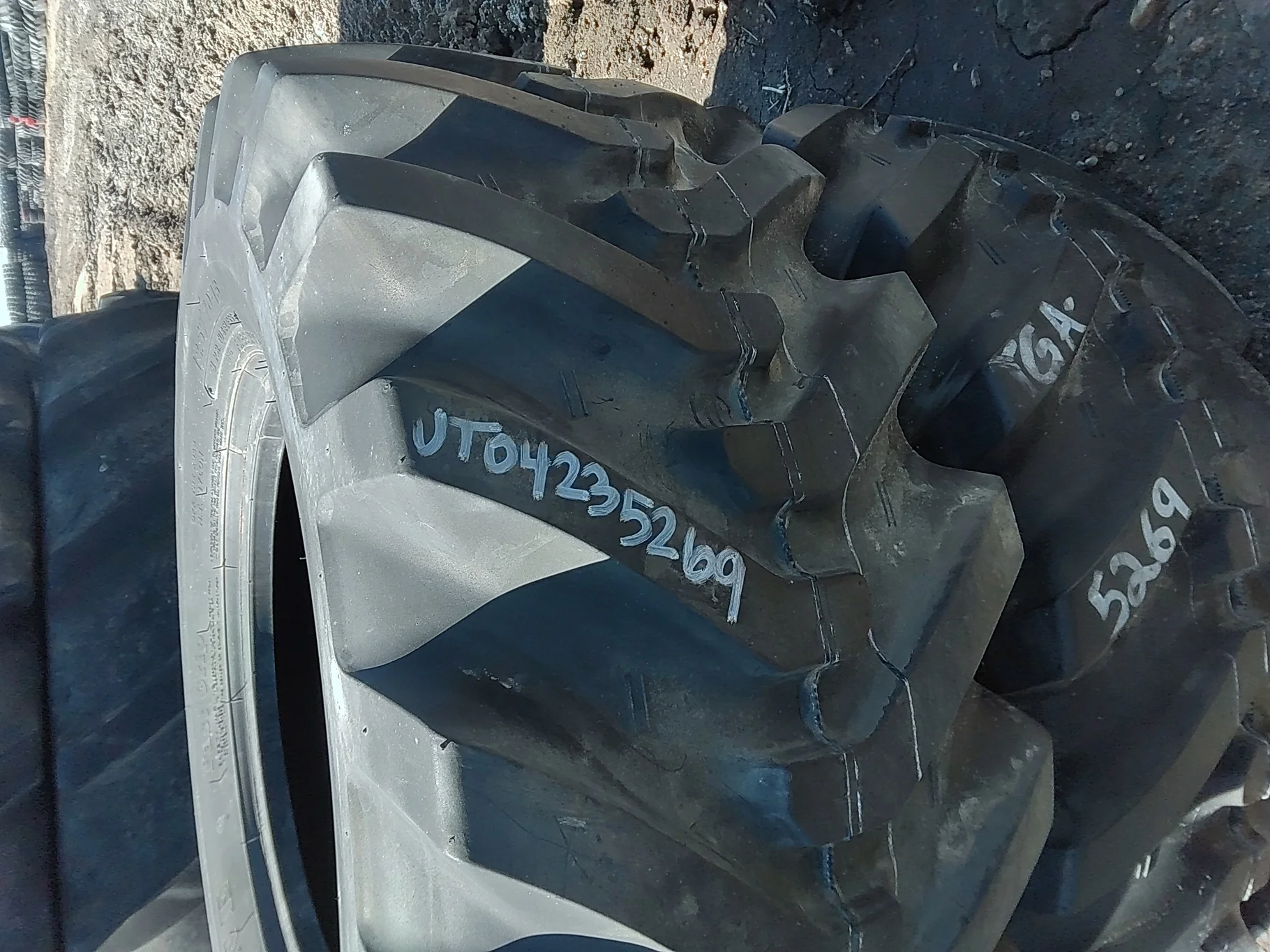 98% 12.5/70-16 Bridgestone Fast Grip(8Ply) - Excellent Condition