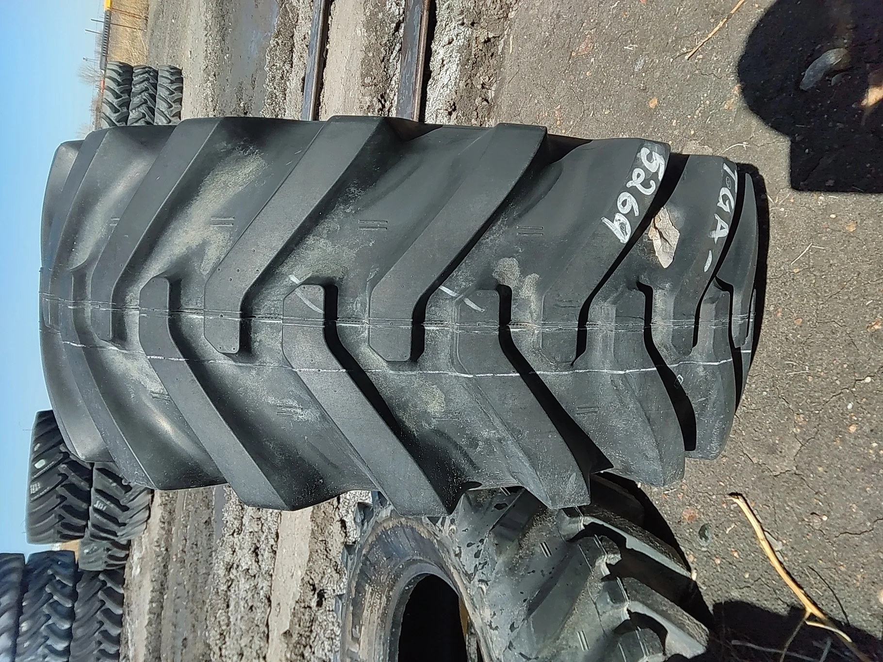 98% 12.5/70-16 Bridgestone Fast Grip(8Ply) - Excellent Condition image 4