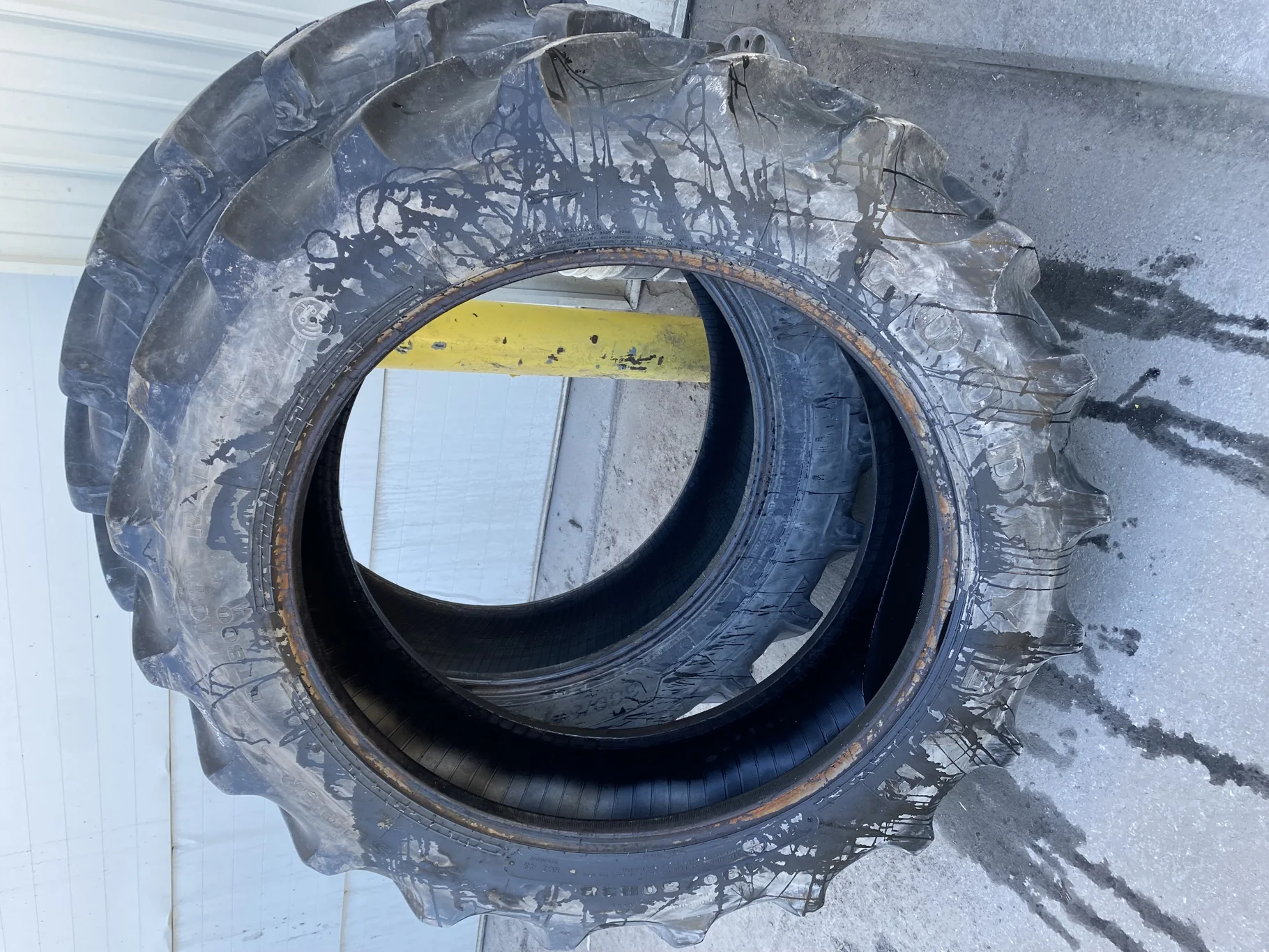 Used 80% 380/80R38 Goodyear Super Traction Radial DT800 R-1W (142A8) -  _x000D_
(Lug Cuts, Road Wear image 2
