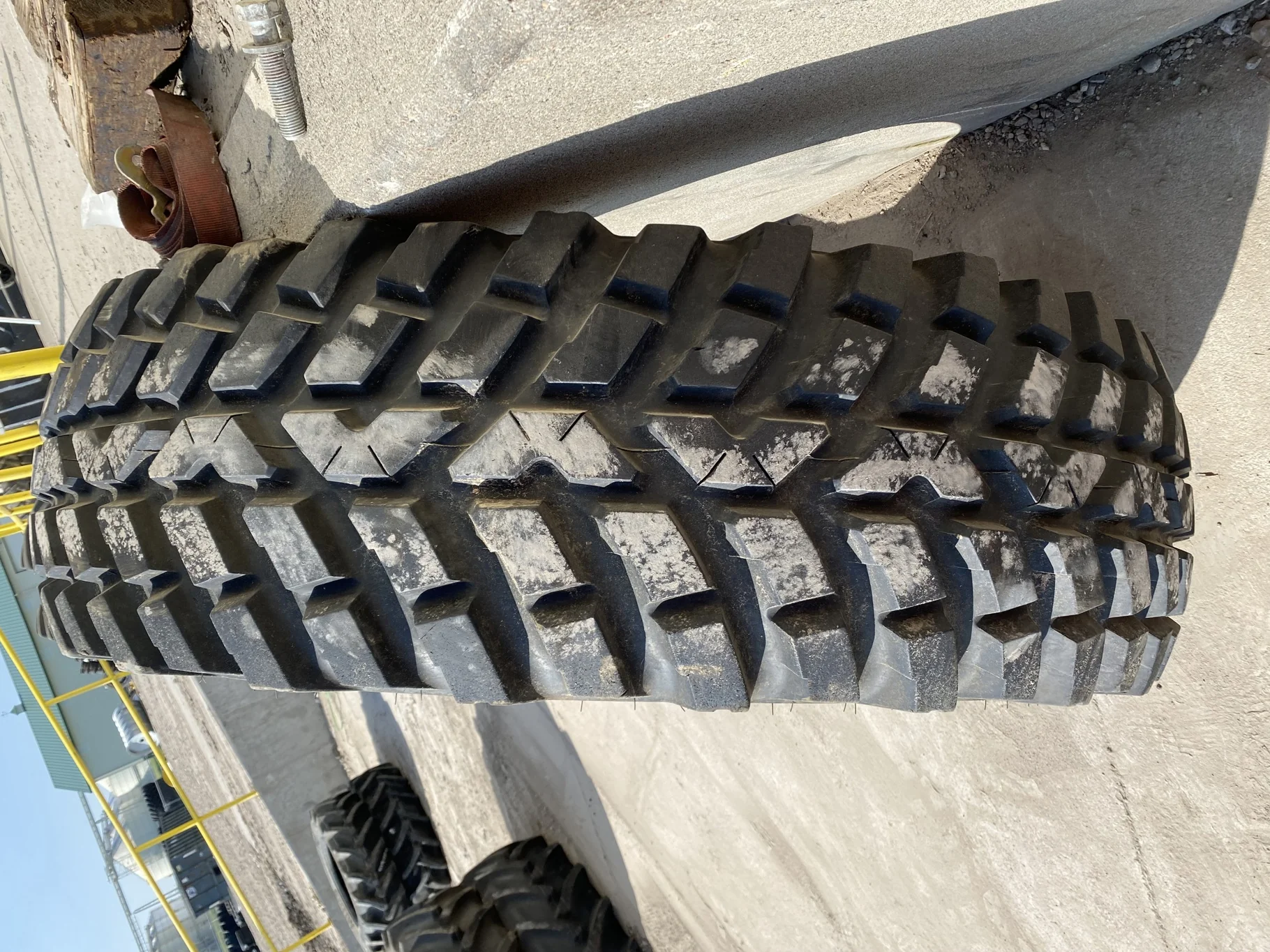 Used 75% 480/80R34 Nokian Tri 2 (155D) TL - Excellent Condition  _x000D_
(Lug Cuts, Lug Stubble, Cut image 4