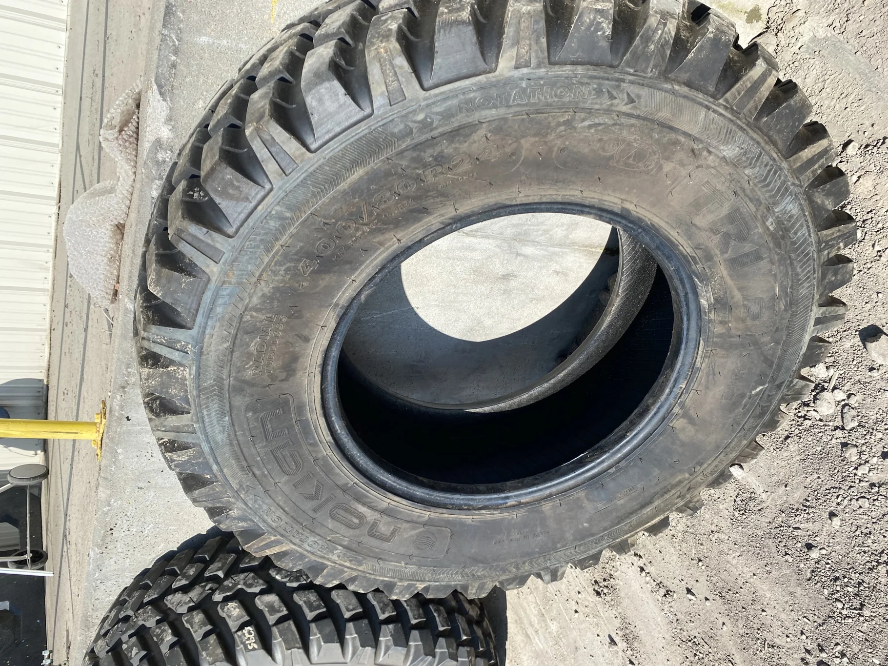 Used 90% 400/80R24 Nokian TRI 2 80-Series (144D) TL - Excellent Condition  _x000D_
(Lug Cuts, Lug St image 2