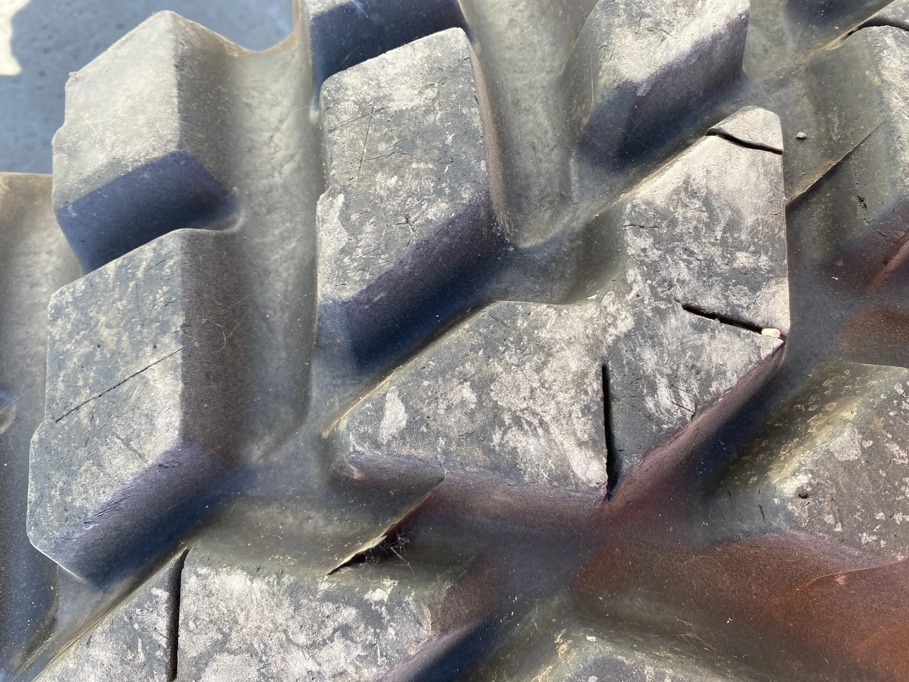 Used 90% 400/80R24 Nokian TRI 2 80-Series (144D) TL - Excellent Condition  _x000D_
(Lug Cuts, Lug St image 7