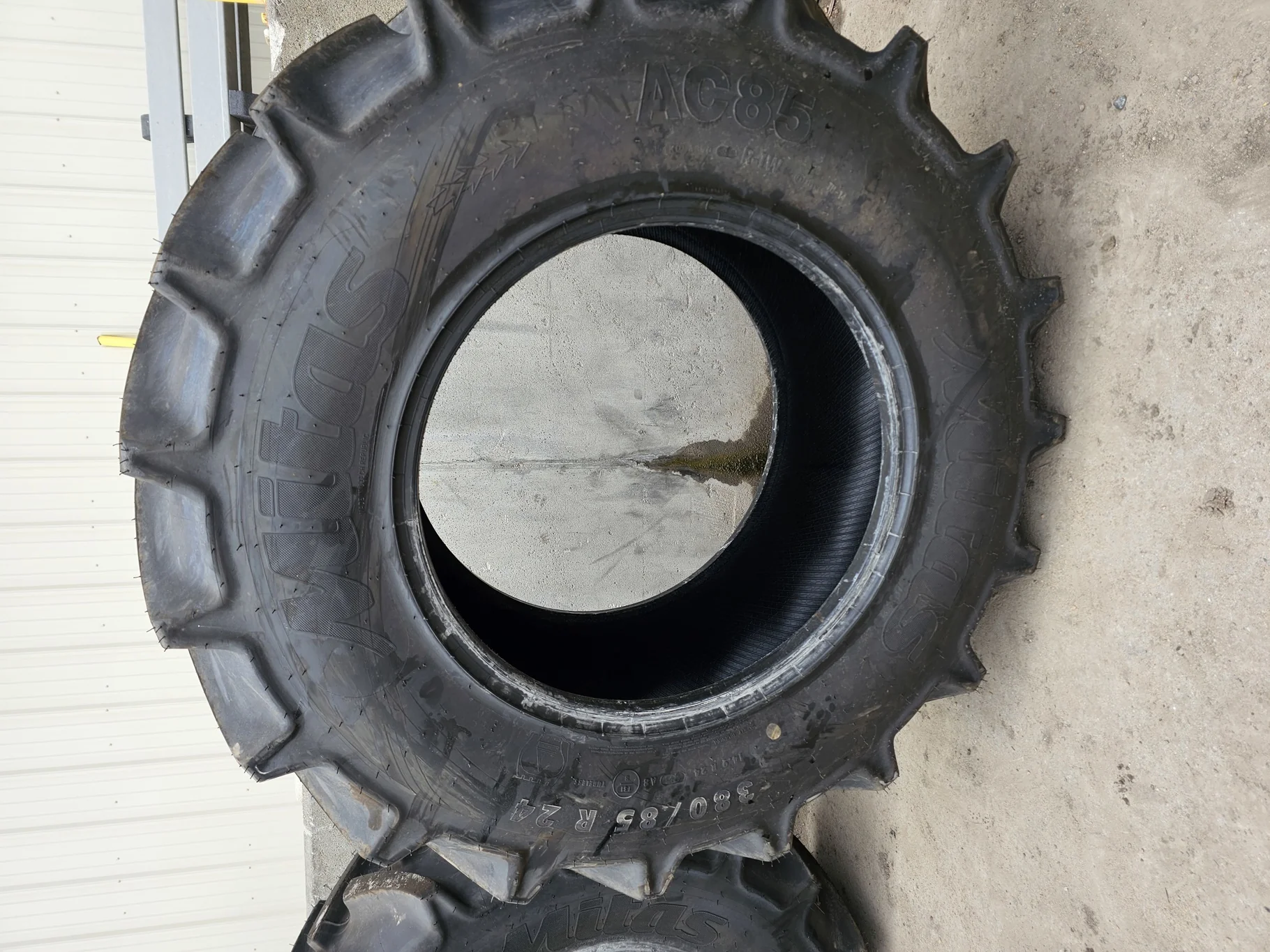 Take Off 380/85R24 (14.9R24) Mitas AC85 (131A8/131B) TL - Excellent Condition image 2