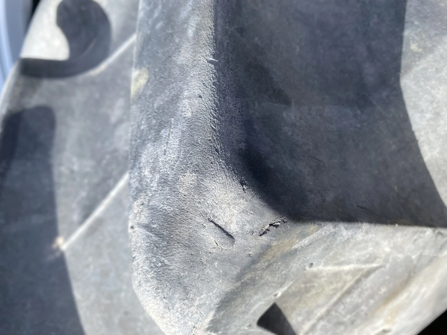 Used 55% 480/70R30 Titan AG49M R1W TL (Sidewall cuts, Road Wear, Lug Cut) - Fair Condition image 6