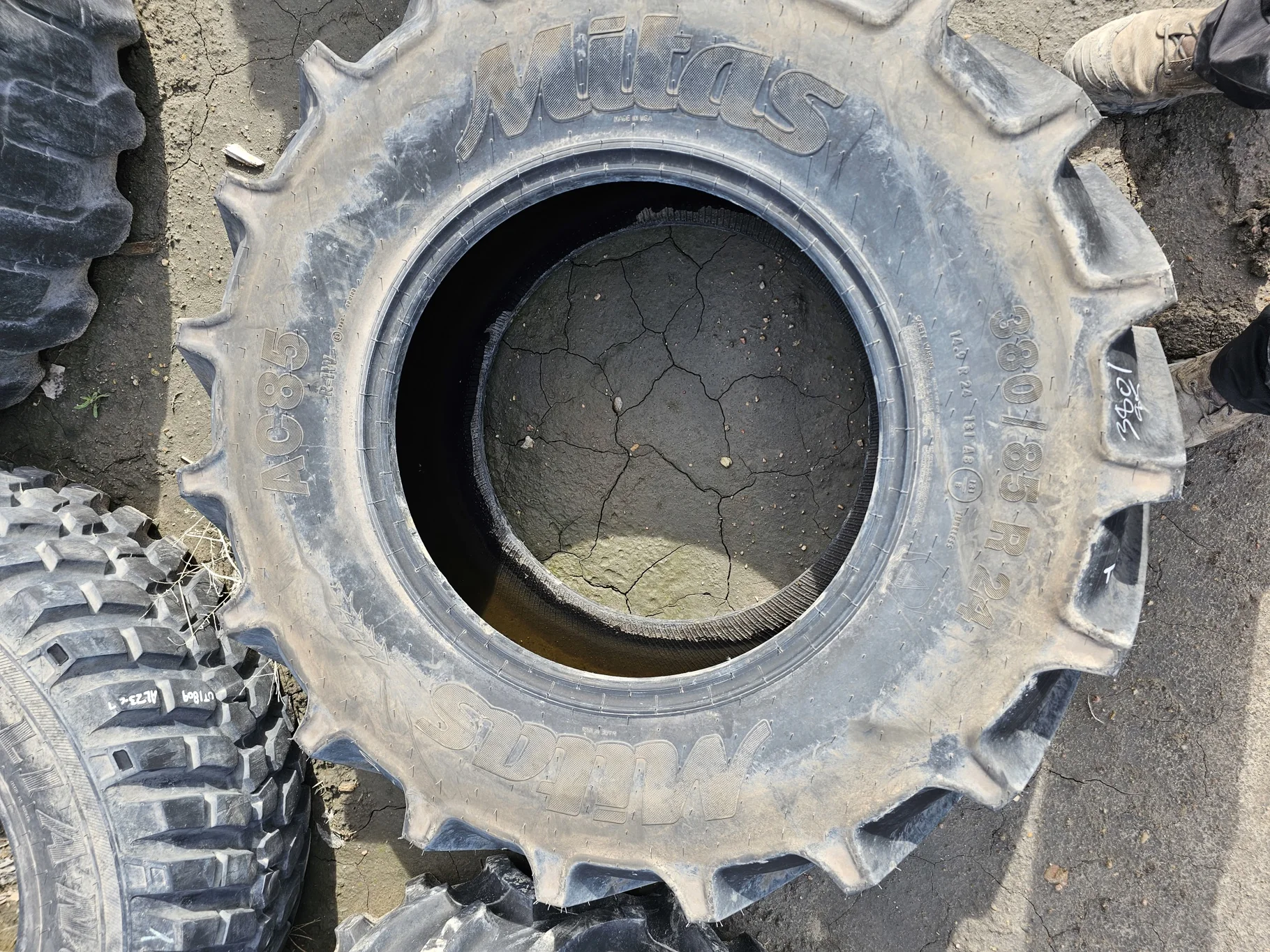 Take Off 380/85R24 (14.9R24) Mitas AC85 (131A8/131B) TL   
(Lug Stubble)