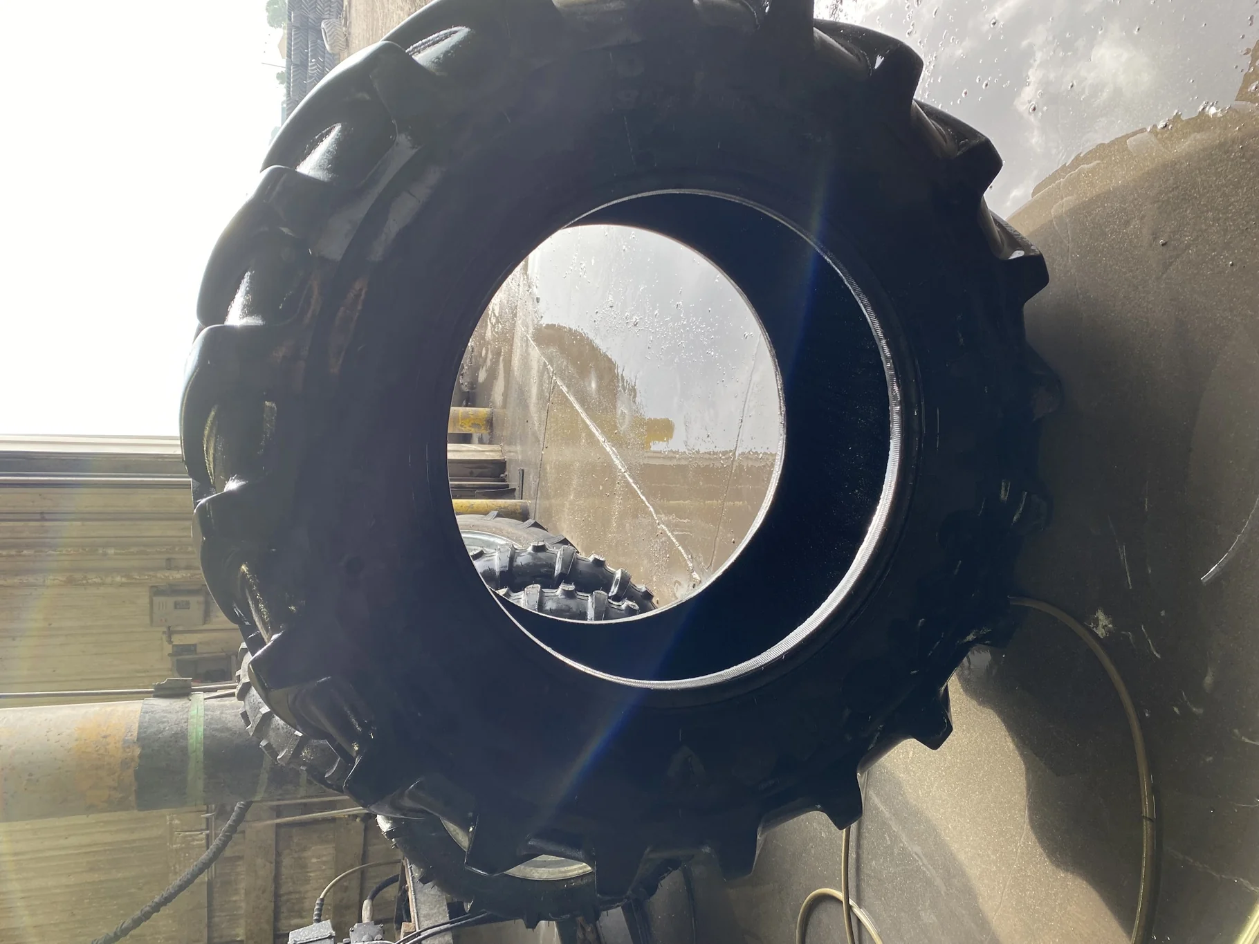 Used 75% 480/70R30 Firestone Maxi Traction R-1W 152D TL - Good Condition (Weathering , Stubble and s image 3