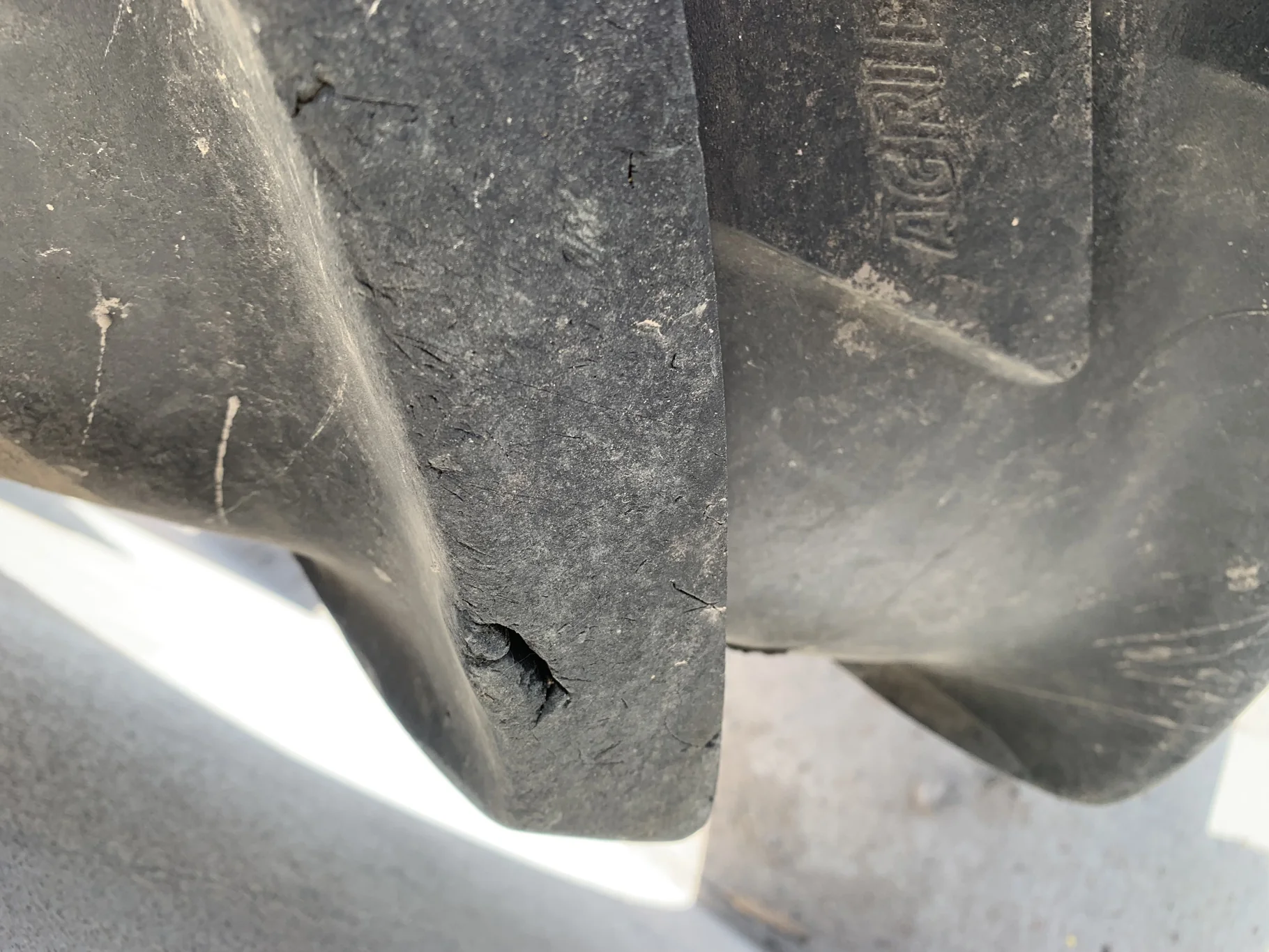 Used 75% 18.4R38 Michelin AgriBib R-1W (151A8/148B) TL - Good Condition  _x000D_
(Lug Cuts) image 8