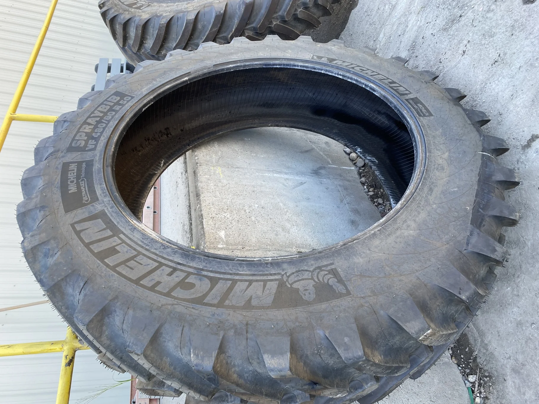 Take Off VF480/80R50 Michelin SprayBib R-1W 179D TL - Excellent Condition  
(Lug Cuts)
