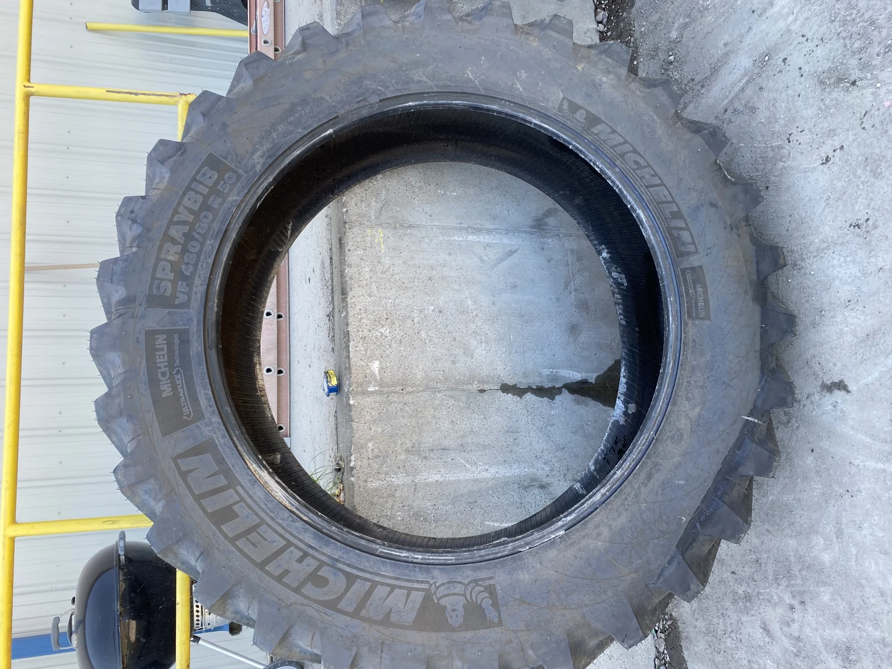 Take Off VF480/80R50 Michelin SprayBib R-1W 179D TL - Excellent Condition  
(Lug Cuts) image 2