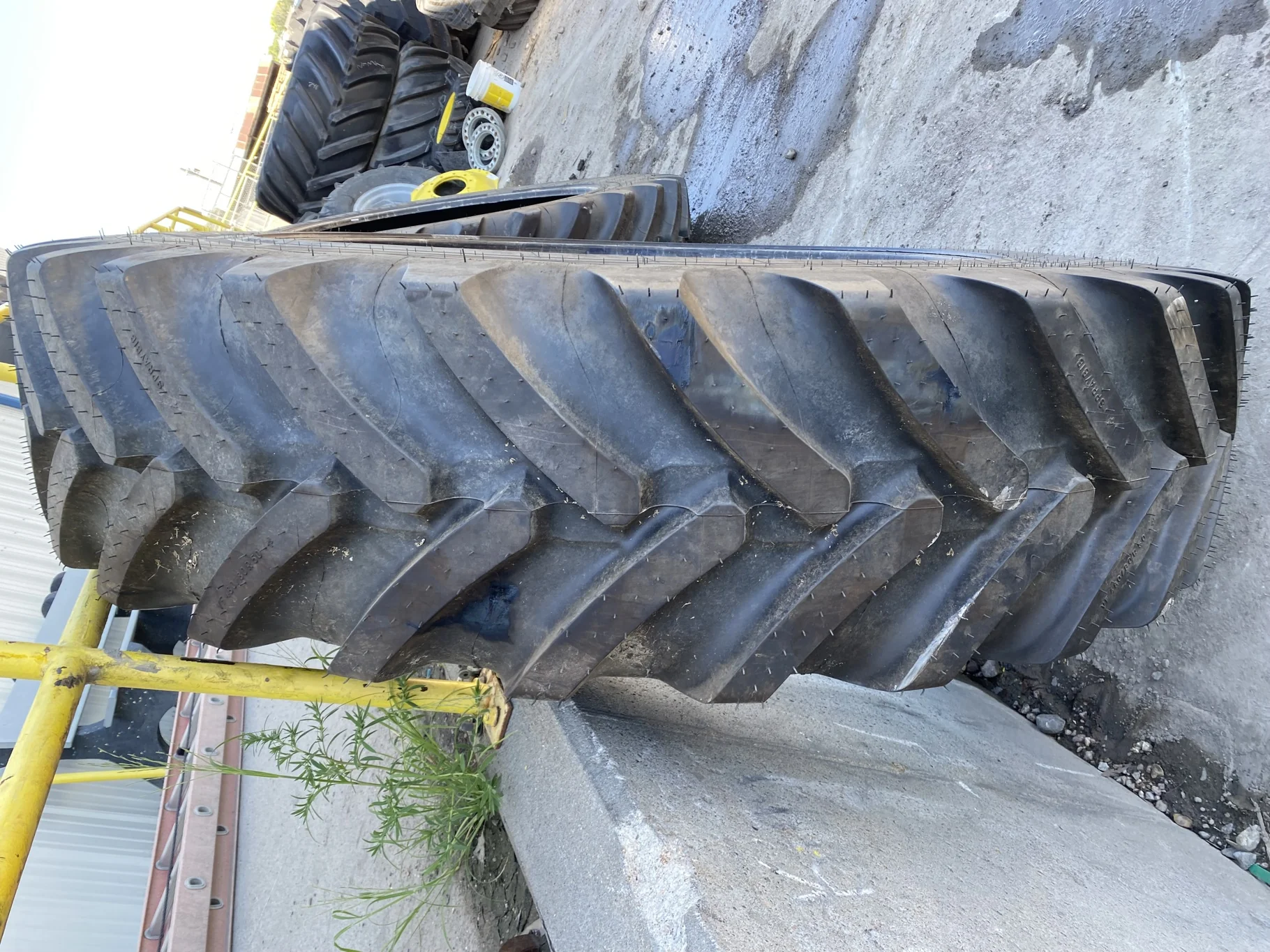 Take Off VF480/80R50 Michelin SprayBib R-1W 179D TL - Excellent Condition  
(Lug Cuts) image 3
